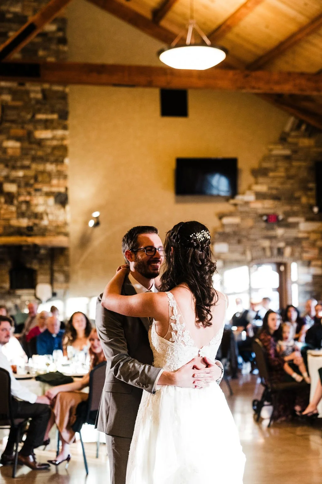  Elegant modern autumn fall rustic barn wedding at The Event on Sunny Brook scenic event venue in Kent, Ohio – indoor rustic barn wedding reception with outdoor ceremony – affordable Columbus Ohio wedding photographer – Central Ohio micro wedding pho