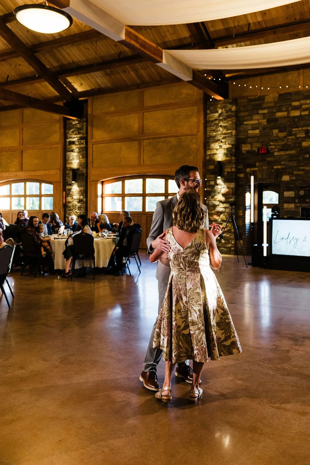  Elegant modern autumn fall rustic barn wedding at The Event on Sunny Brook scenic event venue in Kent, Ohio – indoor rustic barn wedding reception with outdoor ceremony – affordable Columbus Ohio wedding photographer – Central Ohio micro wedding pho