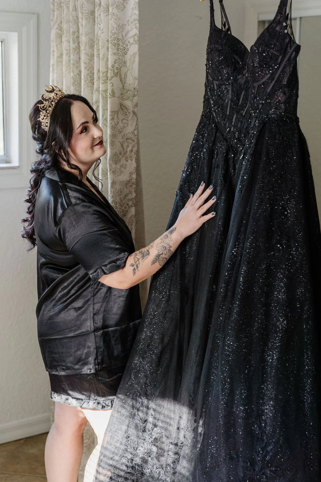  Gothic fantasy Halloween Lord of the Rings Harry Potter spooky black wedding at Chapel Valley Farm in Eustis, FL – indoor rustic barn wedding reception with outdoor forest ranch wedding ceremony – intimate barn wedding photography – affordable weddi