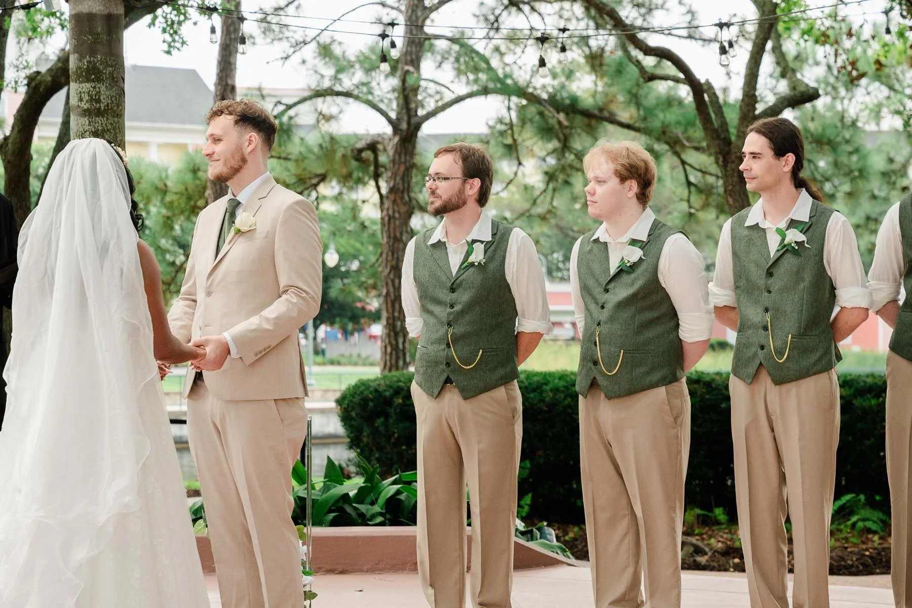 alex-conner-walt-disney-world-swan-author-made-photo-404632.jpg