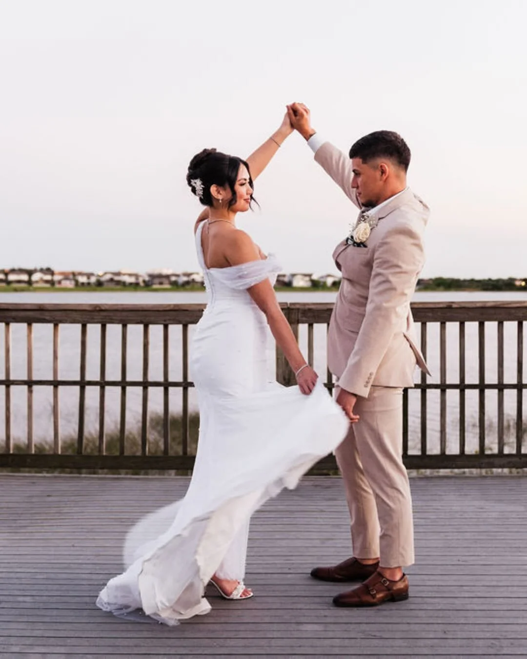 Esther &amp; Caleb&rsquo;s urban glam wedding reception might have been short, but made up for it with sweetness! This beautiful couple met through mutual friends and after a year of dating decided it was time to tie the knot.

They decided to hold a