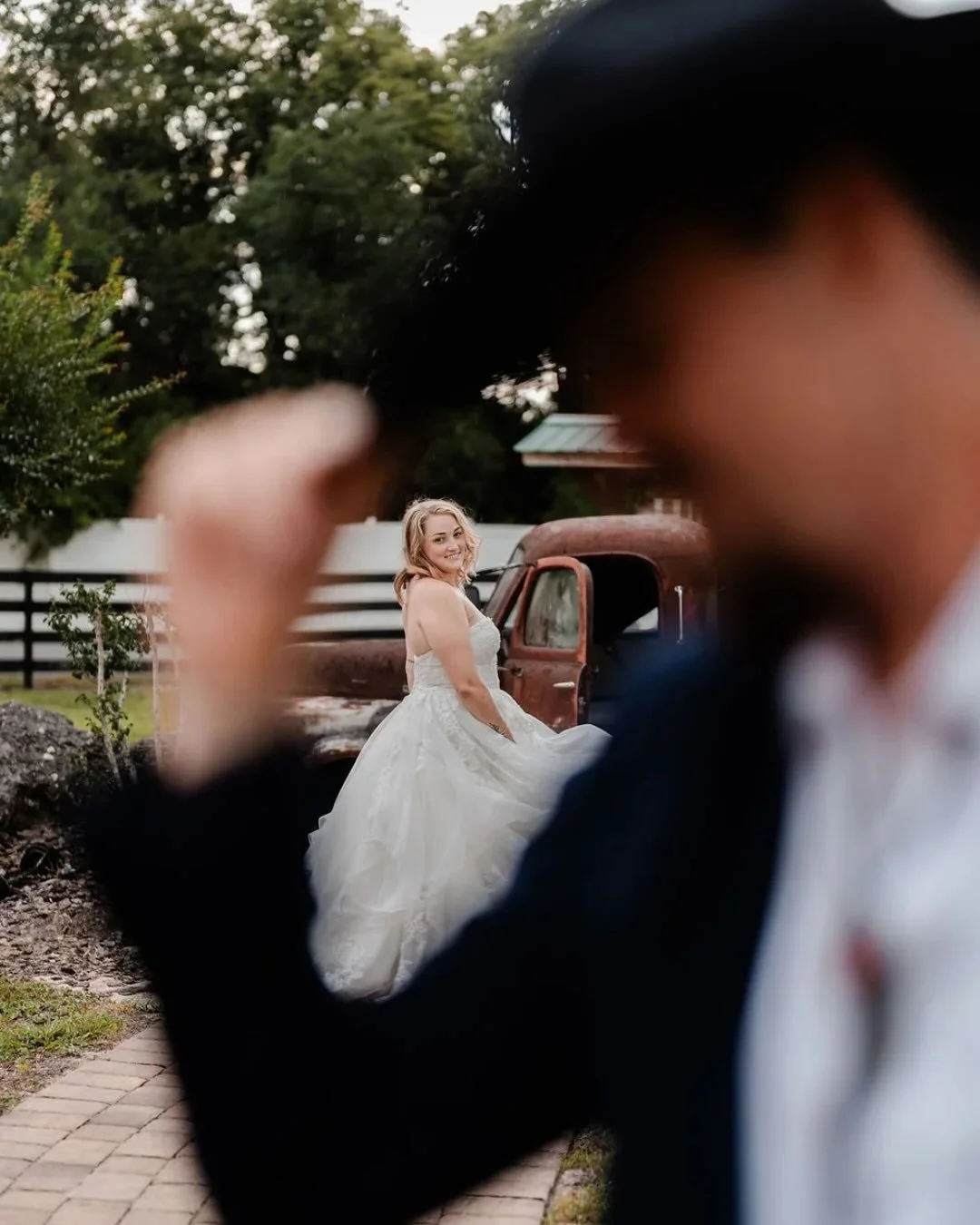 Gracie &amp; Austin&rsquo;s romantic country wedding at @hiddenbarnvenue was such a lovely blend of classic wedding traditions with western flair.

The couple exchanged private vows beneath the pergola in a quiet moment that ended up being one of the