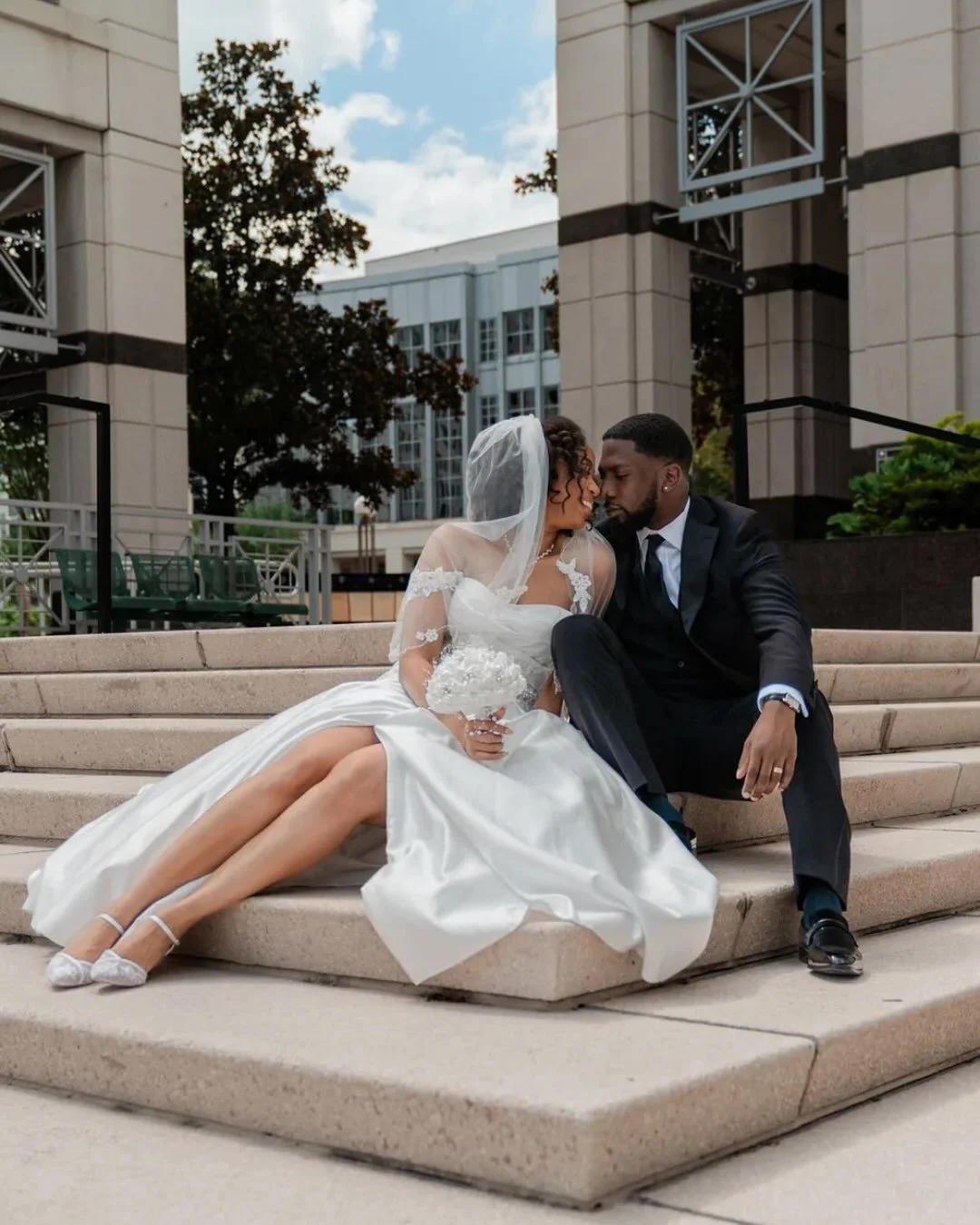 We don&rsquo;t know the last time we&rsquo;ve seen this many smiles and joyful goofy faces at a wedding, but for Donieke &amp; Valiant, this is just par for the course of their relationship. The two of them, their closest family &amp; friends, and a 