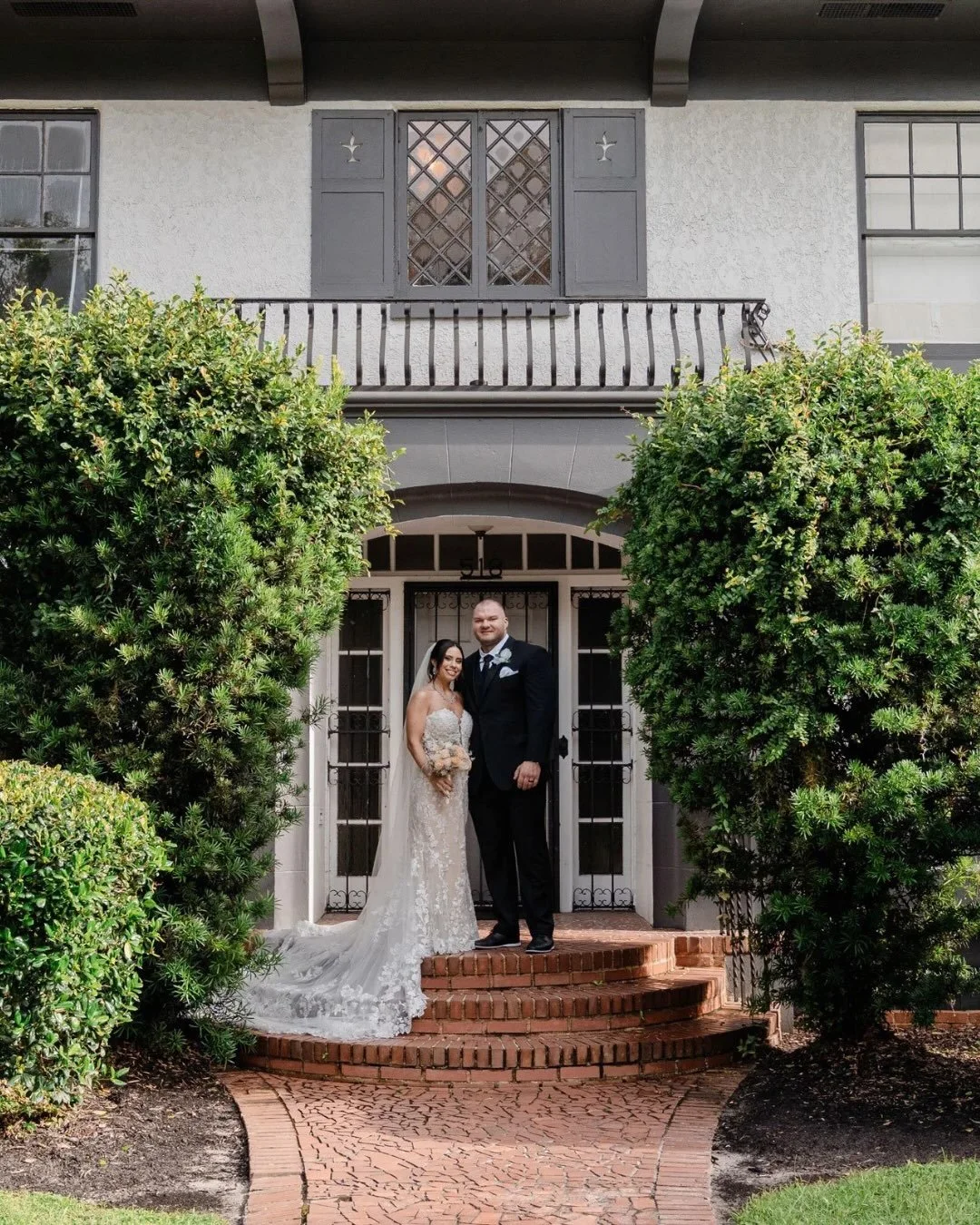 What&rsquo;s better than exchanging vows on the grounds of a 100-year-old historic home in the heart of Florida? Staying there all weekend for the best wedding party imaginable!

@villafestaflorida bills itself as &ldquo;Central Florida&rsquo;s most 