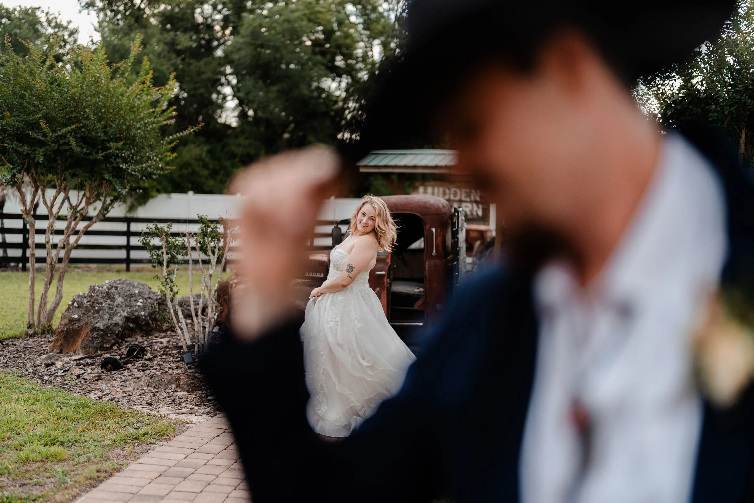 Gracie &amp; Austin’s romantic country wedding at The Hidden Barn Venue in Apopka, FL