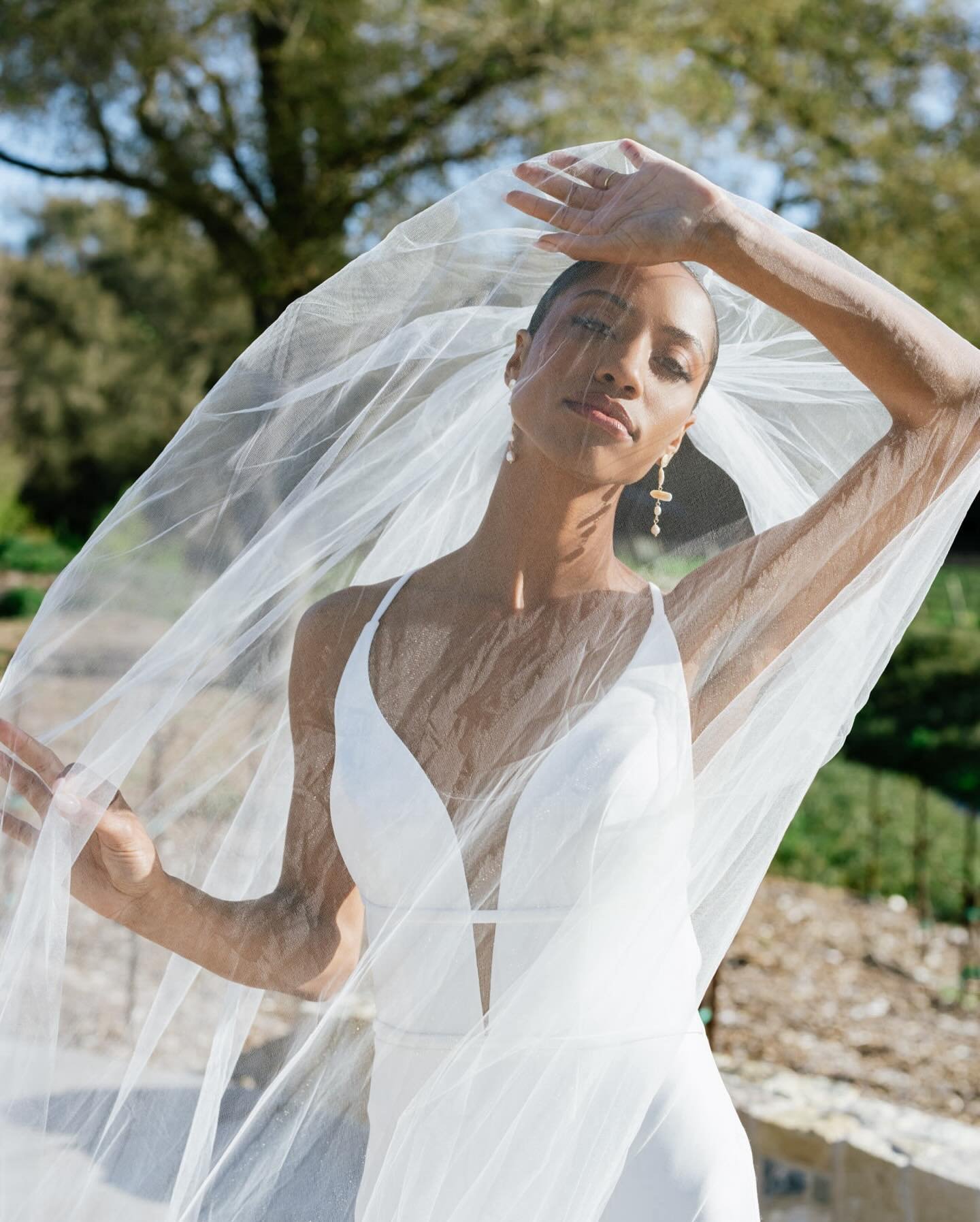 Meet Me at Monserate 🤍 Excited to finally share images from the bridal editorial shoot I put together last month at the Tuscan Estate at Monserate Winery featuring dresses &amp; accessories from Casablanca Bridal&rsquo;s Le Blanc collection. So much