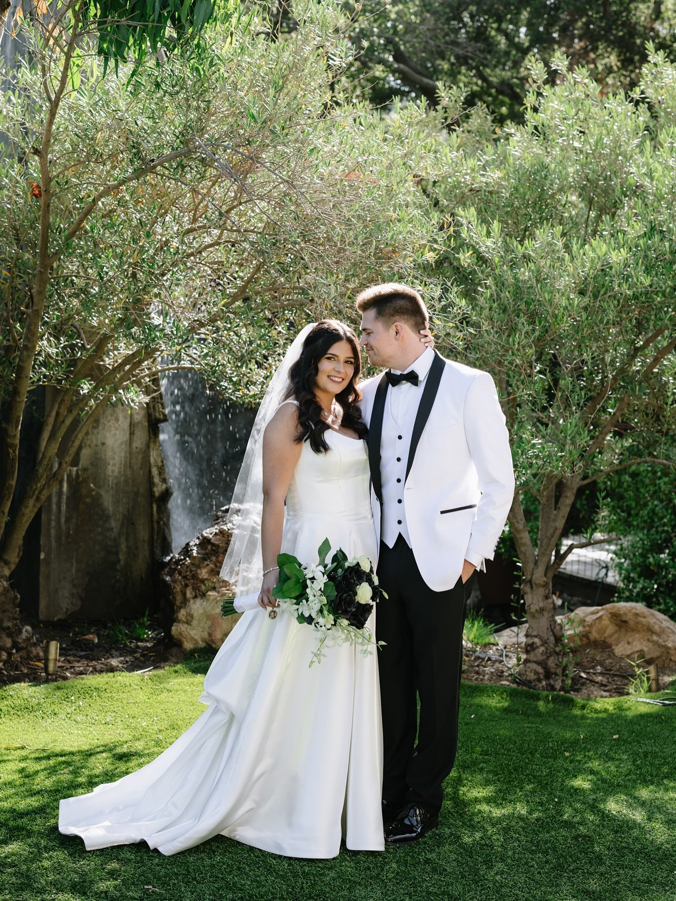 R+R 🖤 6.7.25 

Photo @francescamariaphoto 
Planning Mindy &amp; Co. Events
Venue + Catering @calamigosevents 
DJ @voxdjs 
HMUA @blissbridalbeauty 
Content @kurated_bykassie 
Photo Booth @pixsterphotobooth 
Ice Cream Bar @mmcreamery