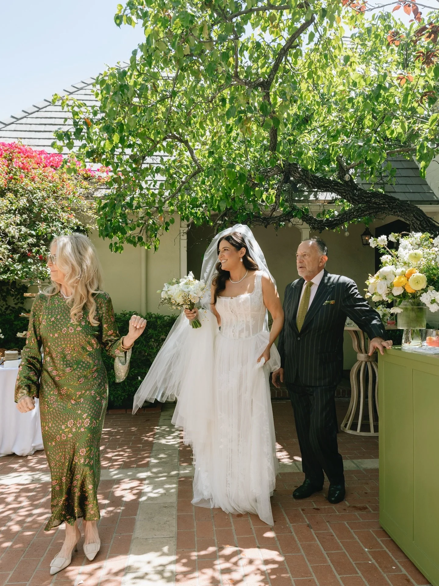 Moments before the aisle 🤍 captured by my fabulous second shooter @bylindseyenglander 

day 6 / 30