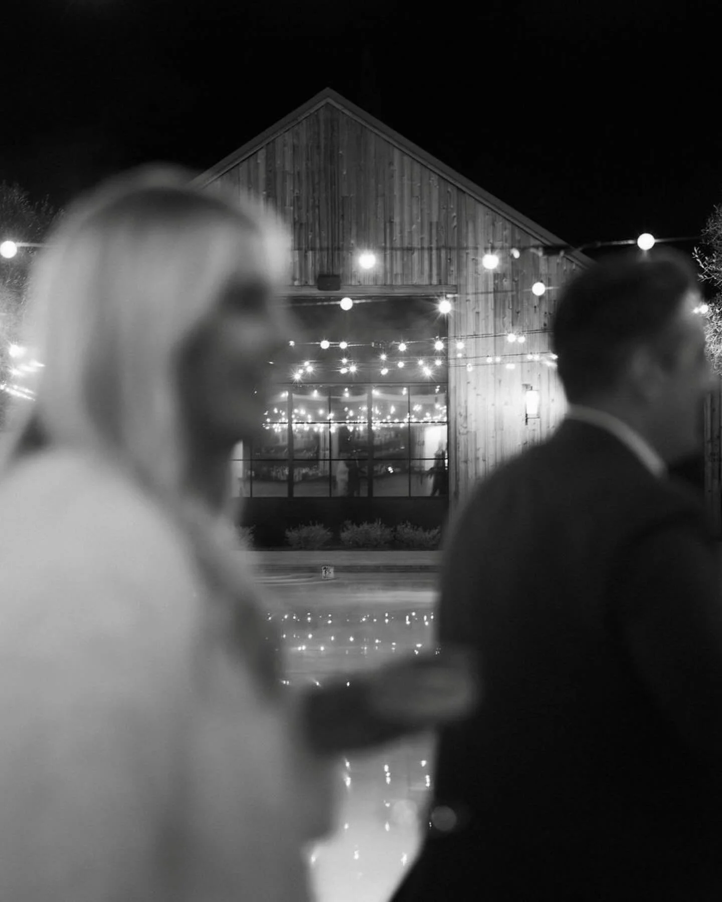 The Night Before &mdash; A poolside welcome party at Mattei&rsquo;s Tavern to kick off a weekend of celebration for E+K ✨ 

Planning @kellypatriceevents 
Venue @matteistavernauberge 
Photography @francescamariaphoto 
Florals @ojalafloral