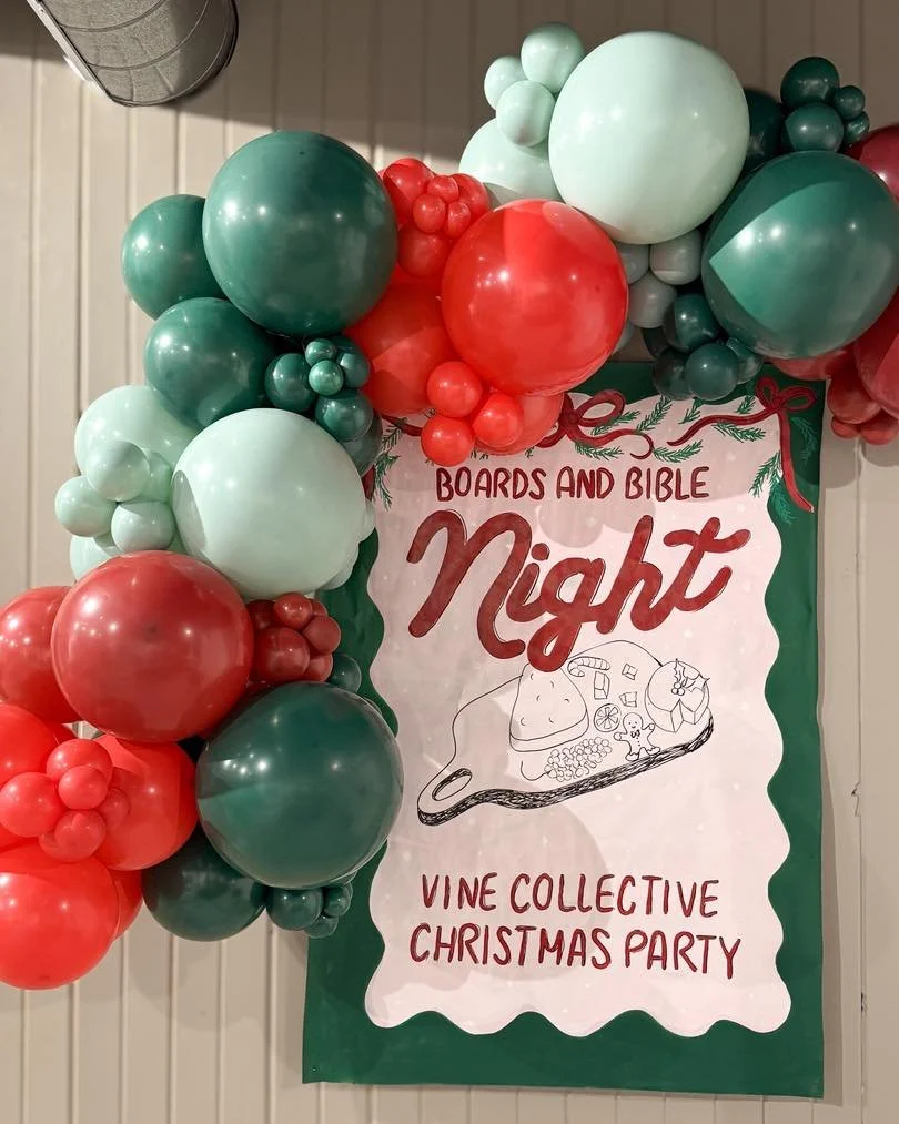 There&rsquo;s nothing like a good Christmas party to kick off the season ✨�This setup was for a Christmas gathering last week, and it was such a joy to create. Celebrating with good people and pretty d&eacute;cor&hellip; it doesn&rsquo;t get much bet