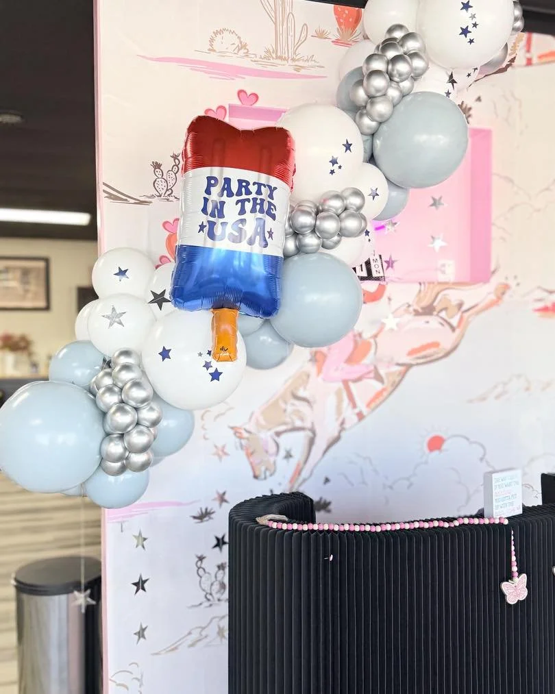 There&rsquo;s just something fun about walking into your business and already having the d&eacute;cor handled. 🎈🇺🇸

Our Pop Drop Club subscription service was created for businesses wanting effortless, professionally styled balloon d&eacute;cor th