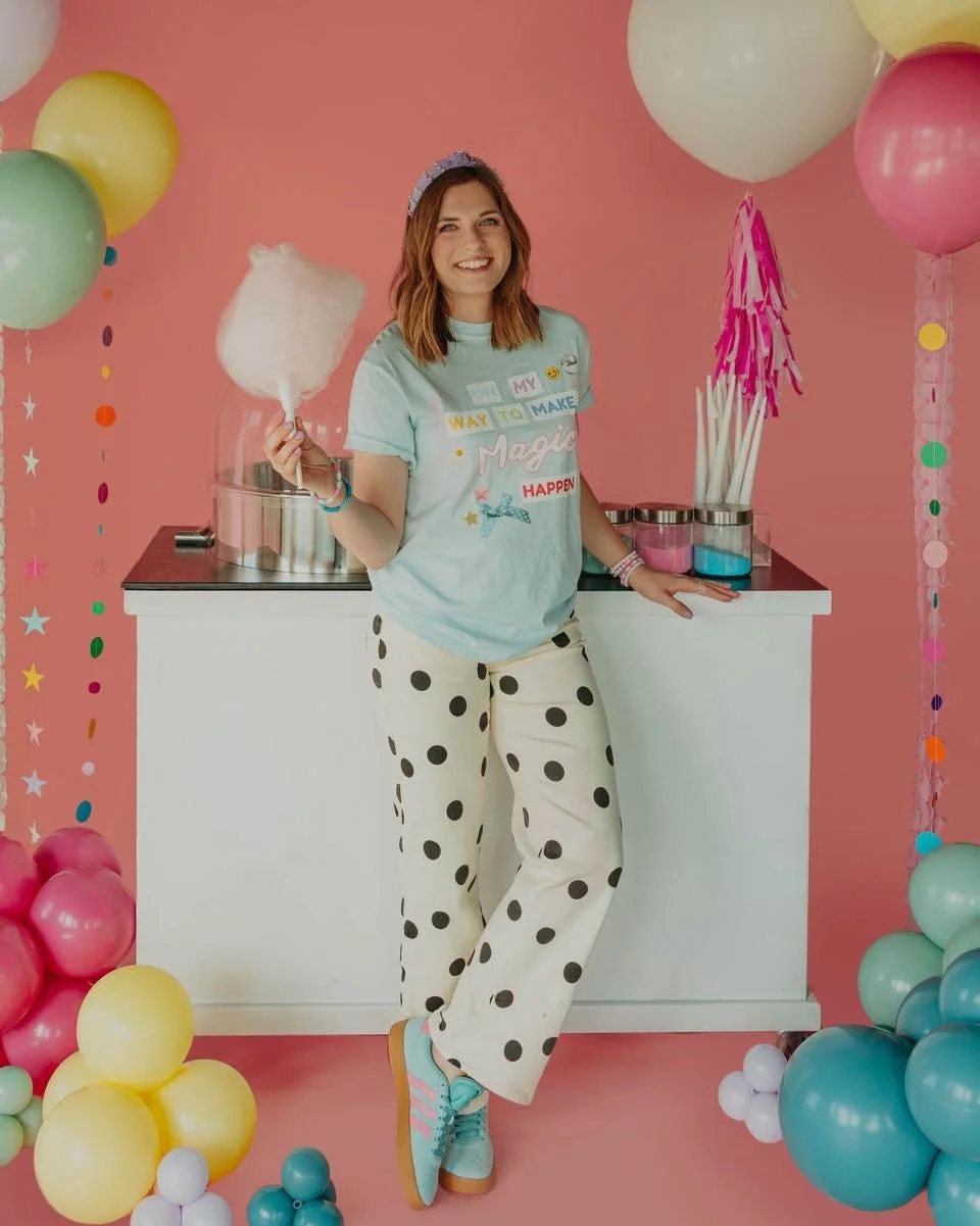 I&rsquo;ve been trying very hard NOT to immediately post every single photo from our Katie Lynn Co. brand shoot the second I got access to my gallery 😅
&hellip;Starting strong with the Party Cart! Because cotton candy+ bright colors just makes me ha