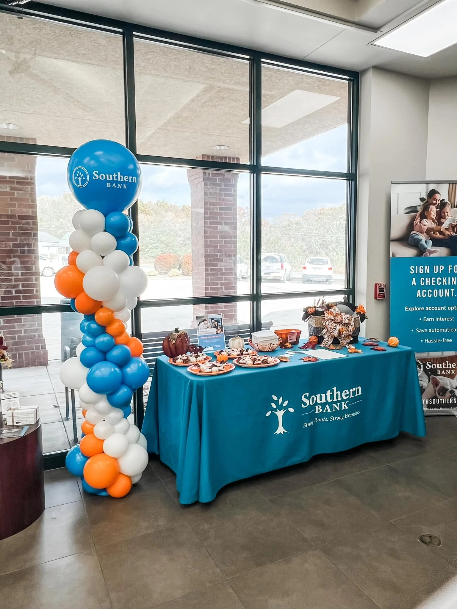 Southern Bank. Balloons.jpg