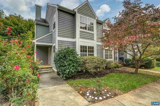 1273 Maple View Dr Charlottesville, VA 22902