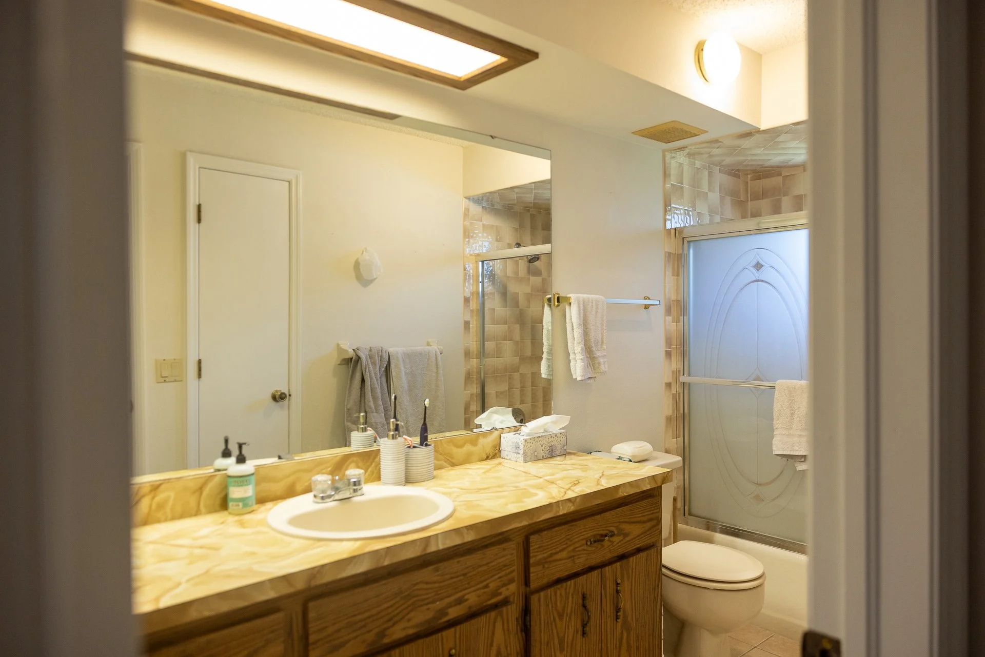 Bathroom-Renovation-Before.jpg