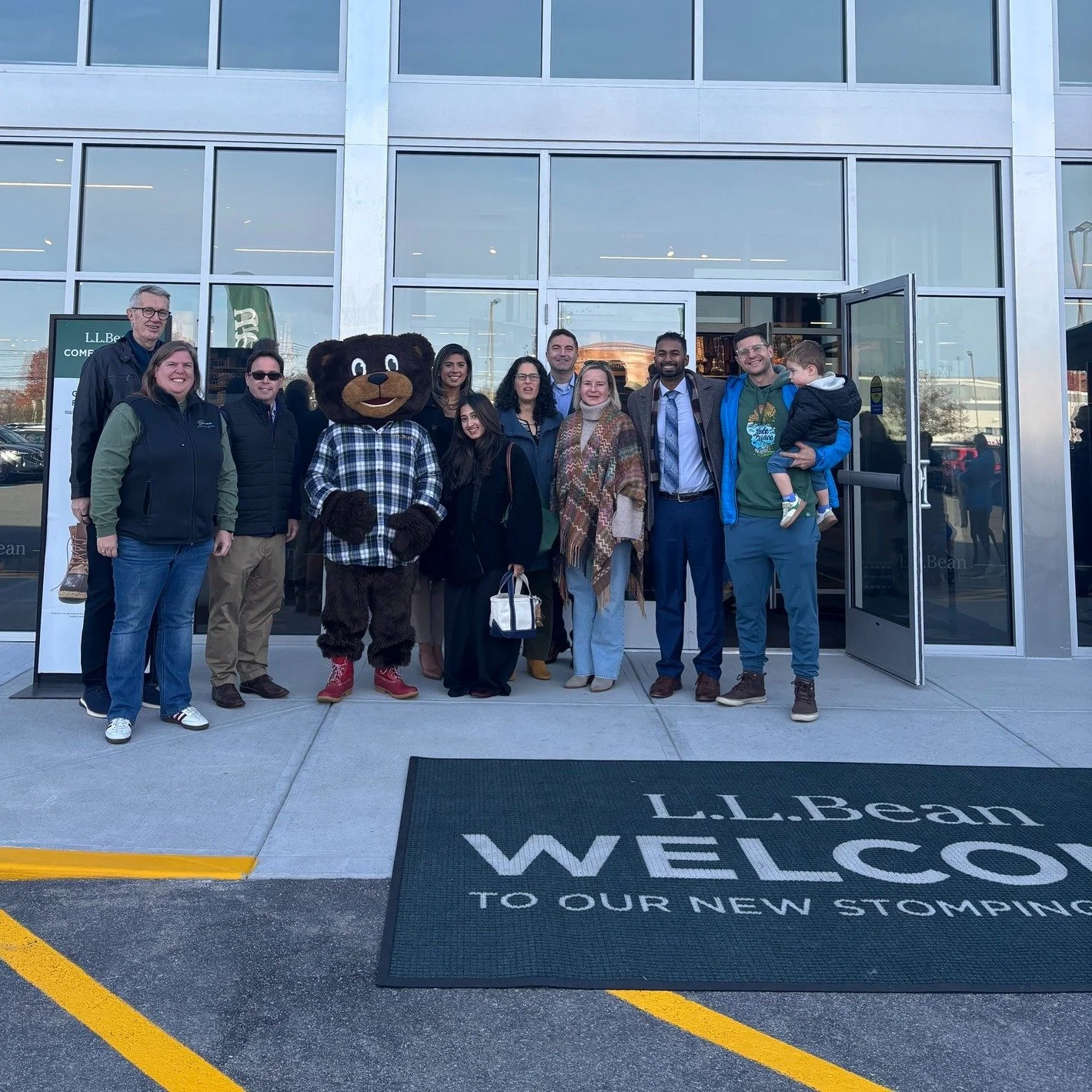 Last Friday, I joined the @metrowestchamber, Framingham city leaders, and legislative colleagues in welcoming @llbean's newest store to town!