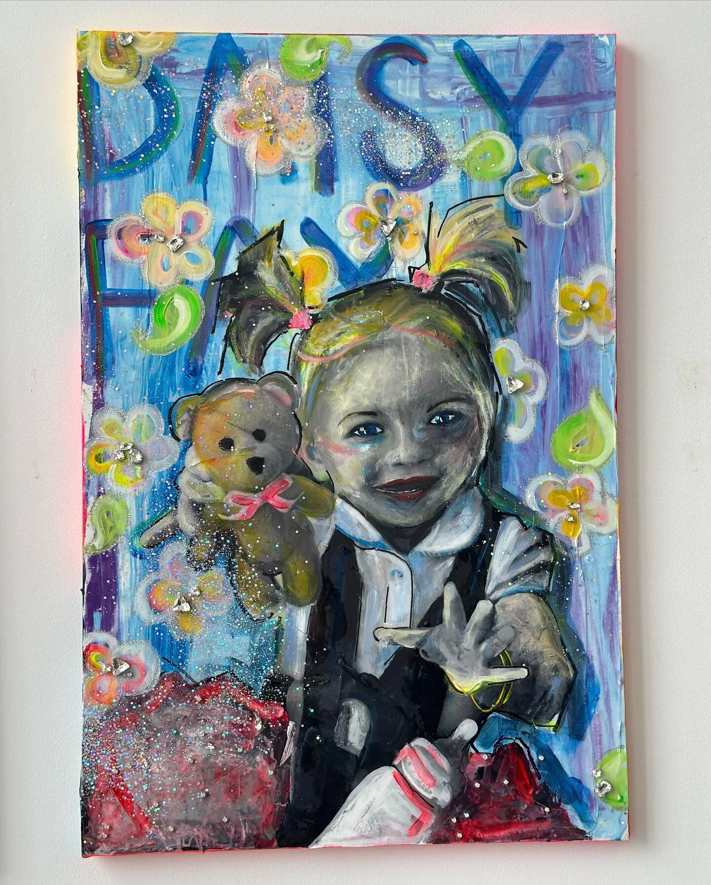 🌸 Daisy Fay 🌸 

#TouchableArt #Resin #crystal #Acrylic #portraitpainting #Portrait #painting #NYCartist #BrooklynArtist #WomenArtist #womeninbusiness  #Funart #popart #Interactiveart #KidArt #Smiley #Smileyart #HappyPainting