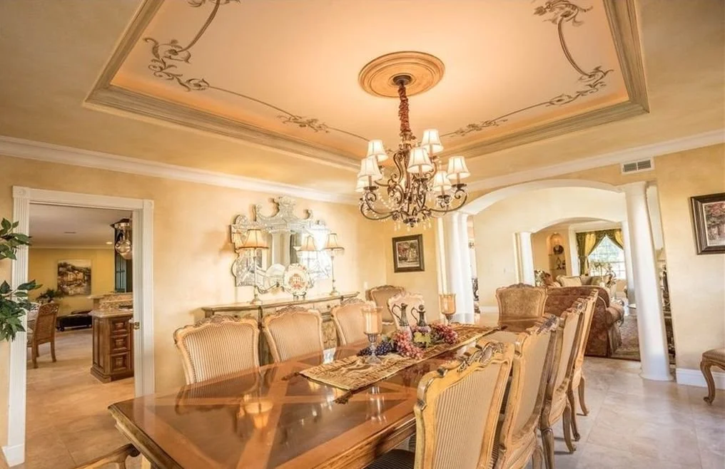 Tuscan dining room.JPG