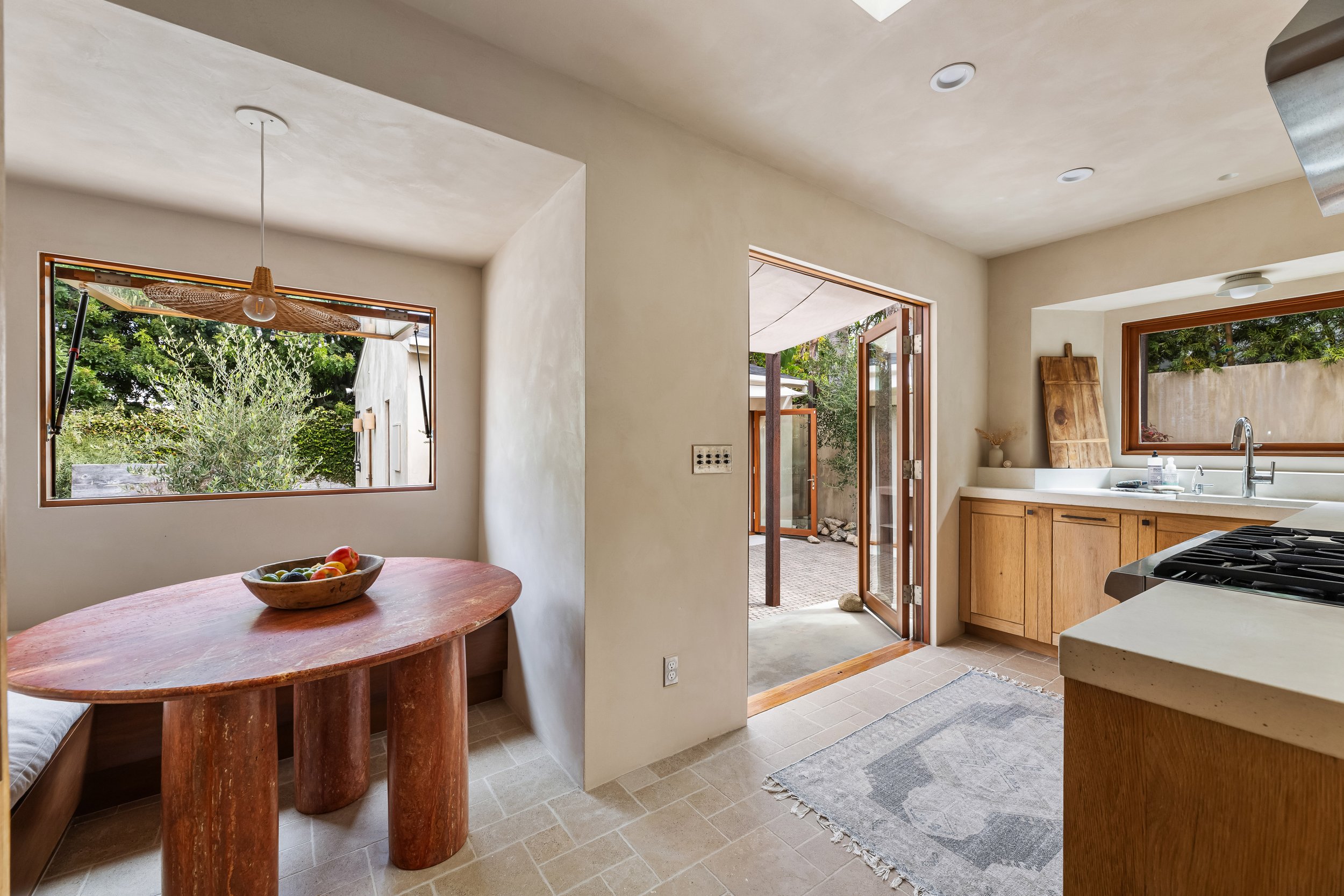 prophoto_2900BeachAve_kitchen-4.jpg