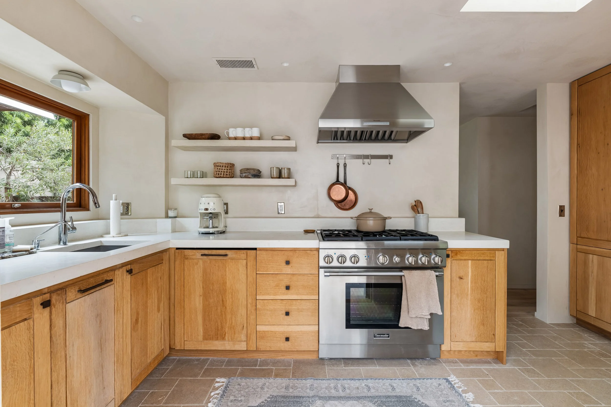 prophoto_2900BeachAve_kitchen-3.jpg