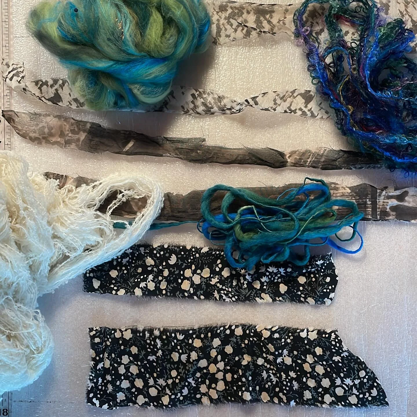 Mise en place.
#nunofelting #fiberart #fiberartist