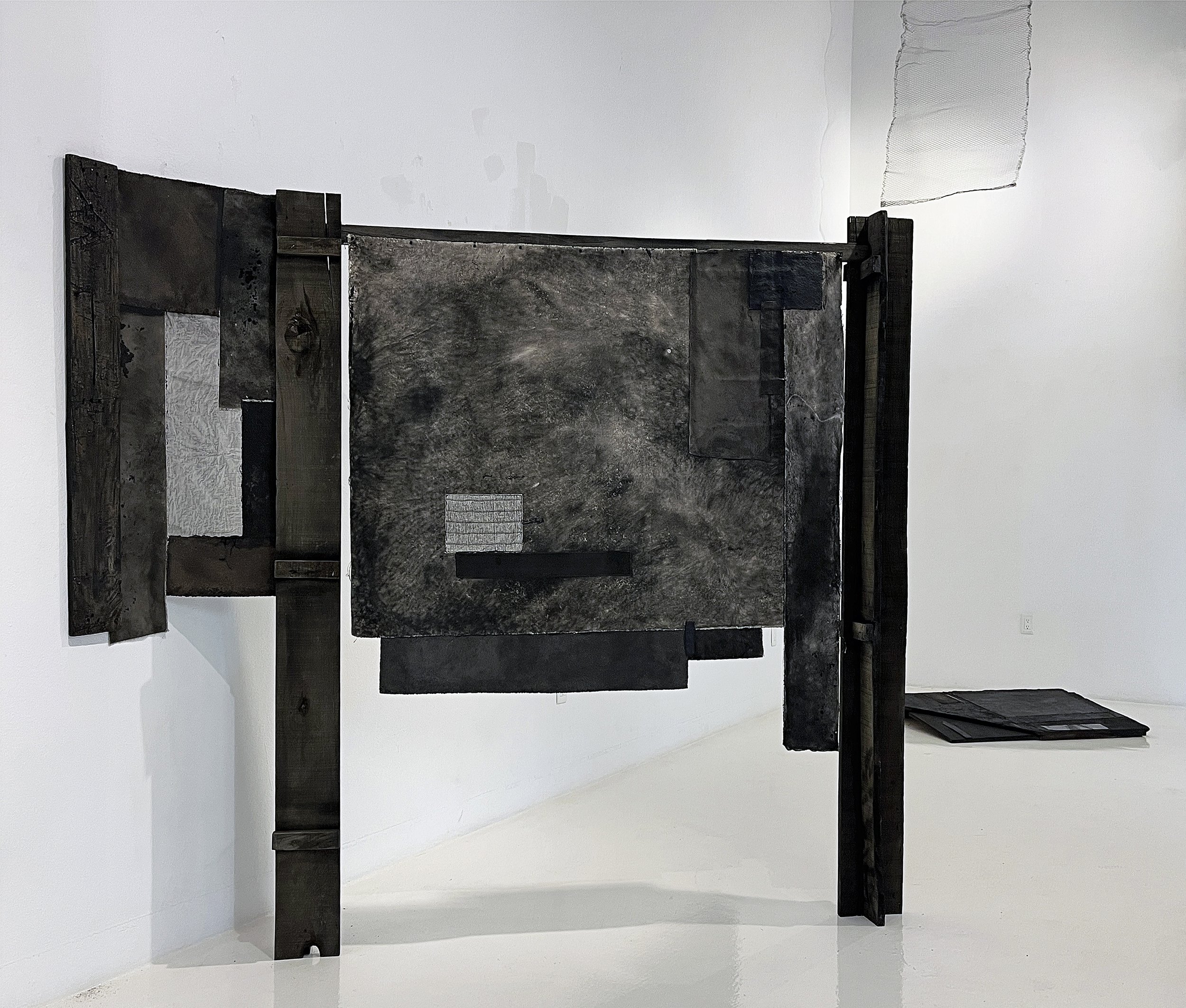 espacios interiores installation (partial view) |
nido, 70 x 130 x 32cm, 2025