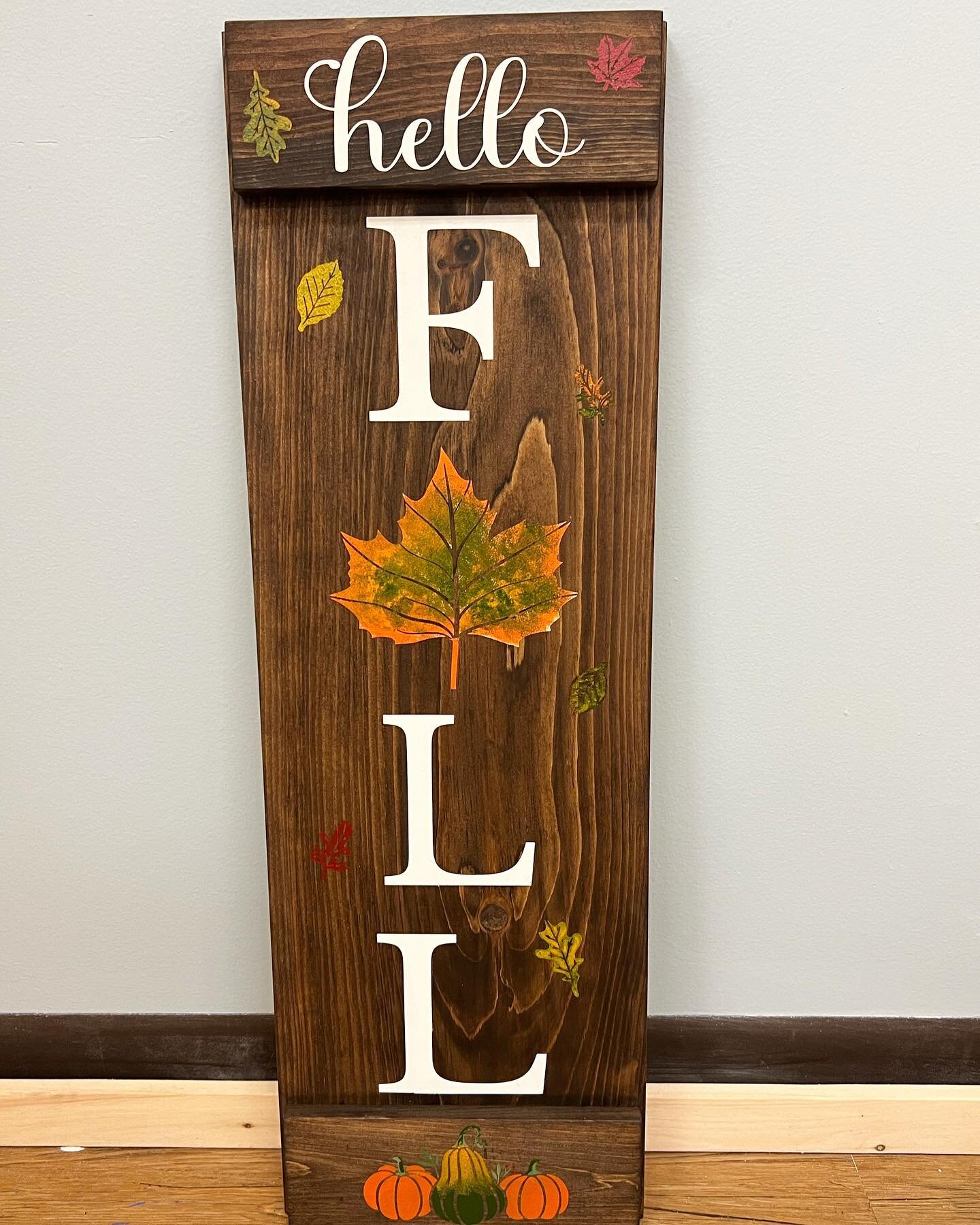 We are slowly starting to say hello to fall this year! How beautiful is this hello fall shutter sign made at a party recently!? 🍁🍂🎃 

Sign up to make your own masterpiece this fall at wordsonwood.com 

-
-
#wordsonwood #wordsonwoodus #wordsonwoodp