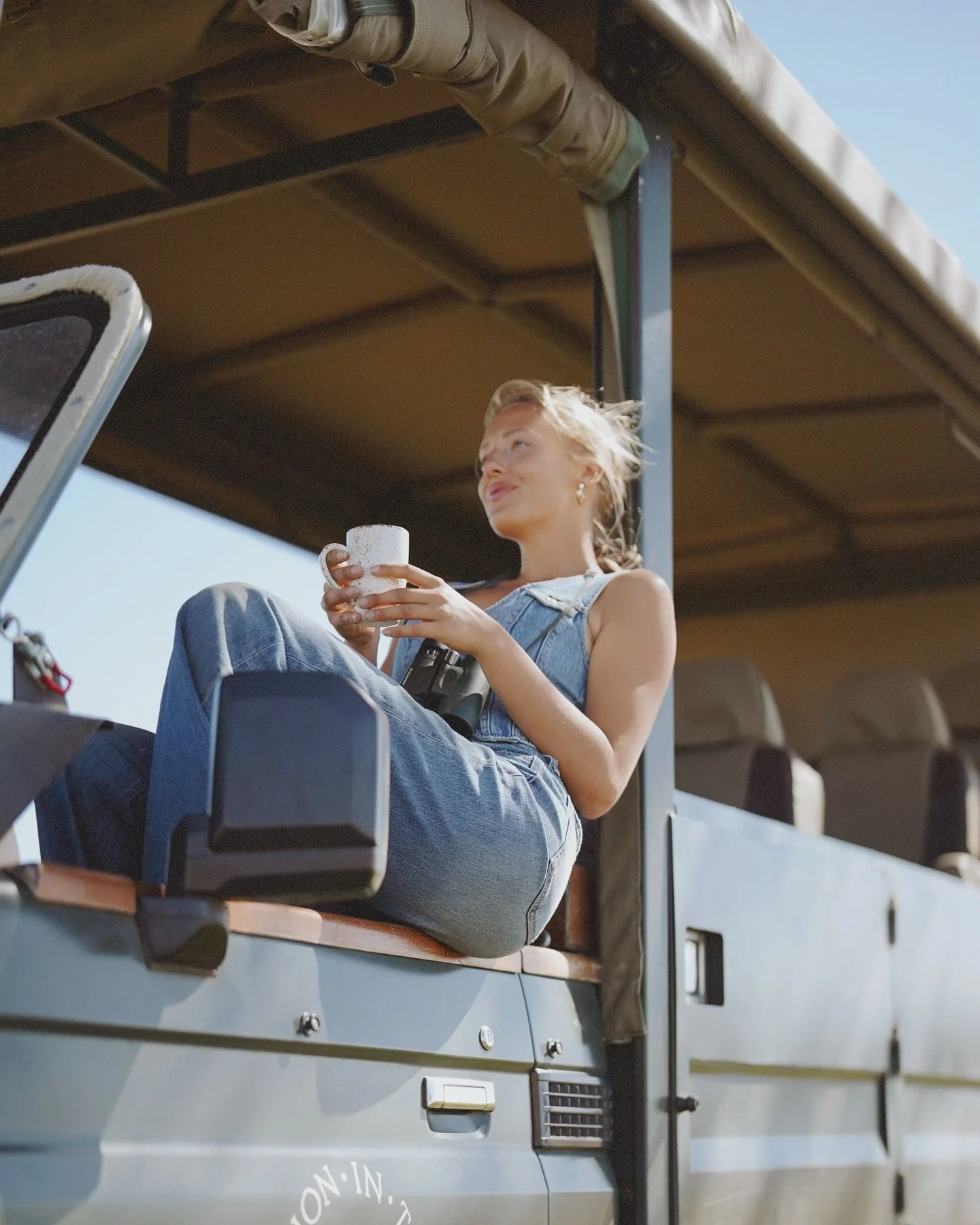 into the Masai Mara with @houseinthewild 🐒

📸- @visualsofarian