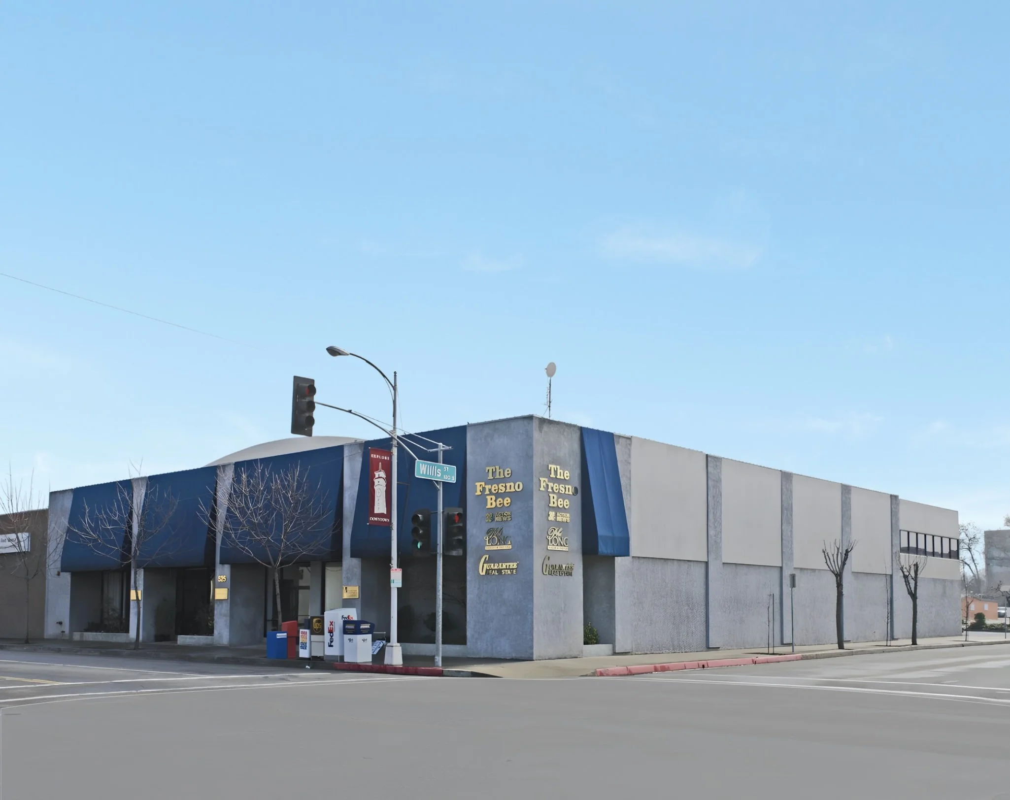 525 West Main Street. Visalia, CA 93291