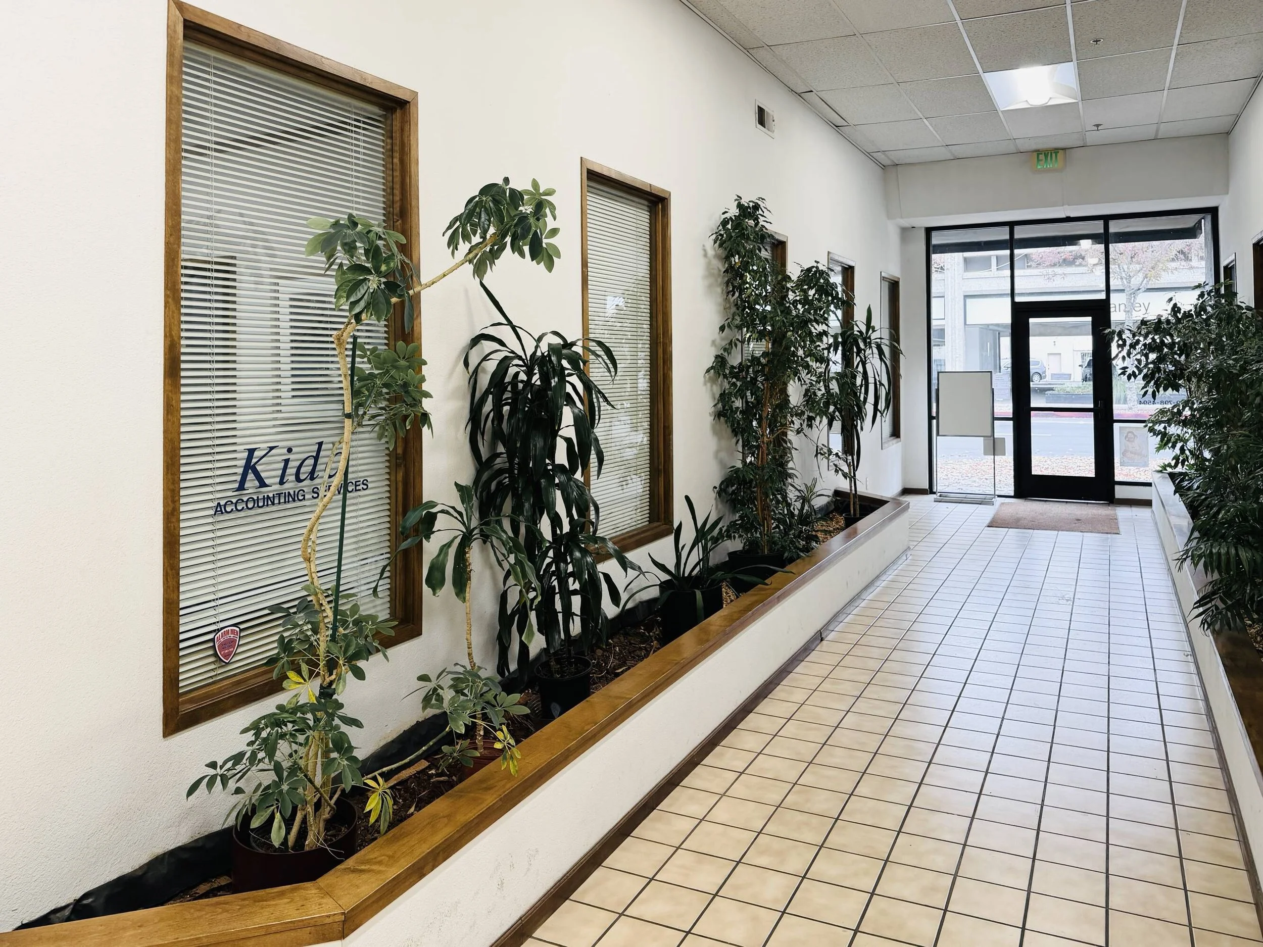 525-hallway.jpg