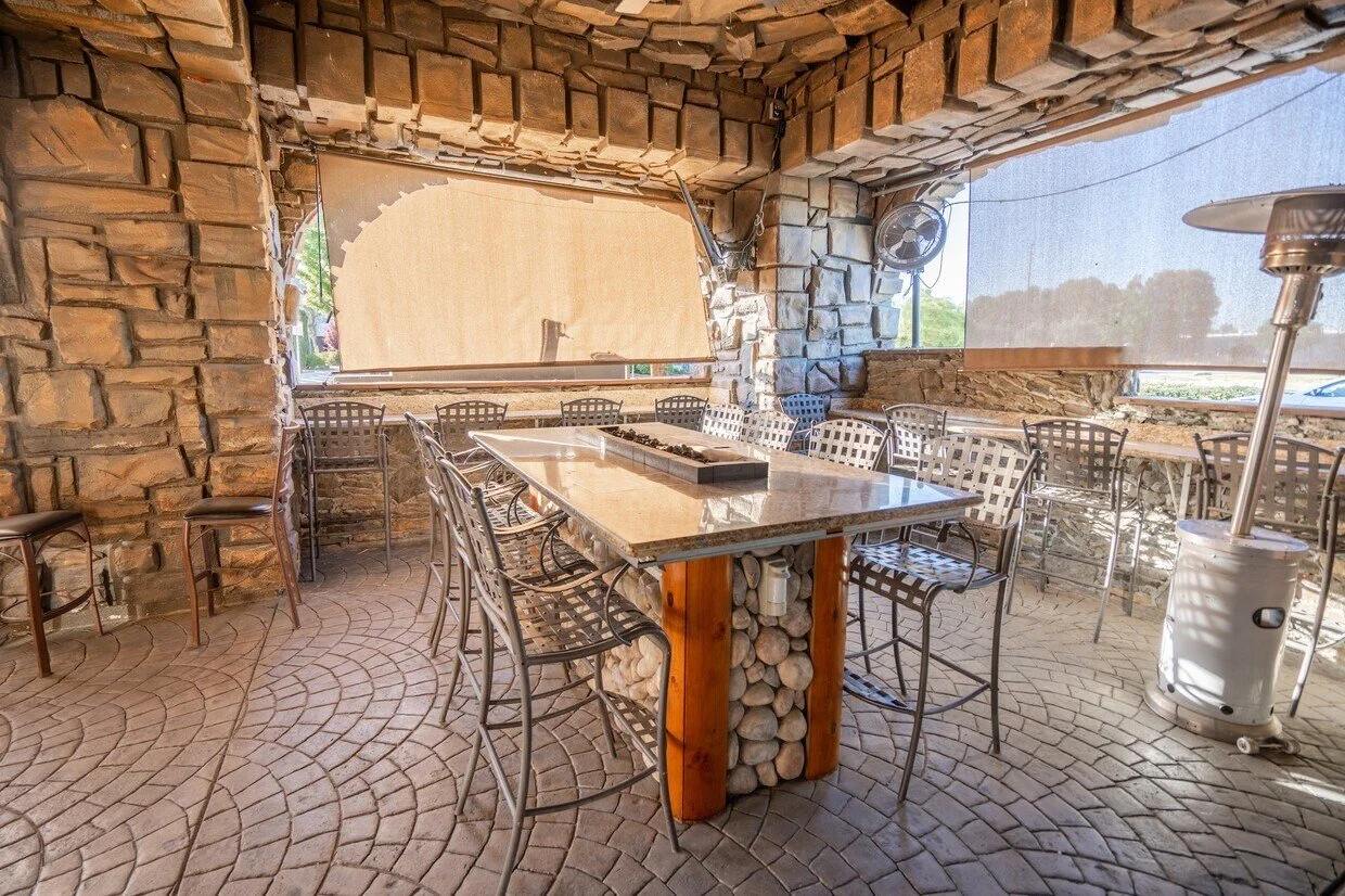 4020-patio2.jpg