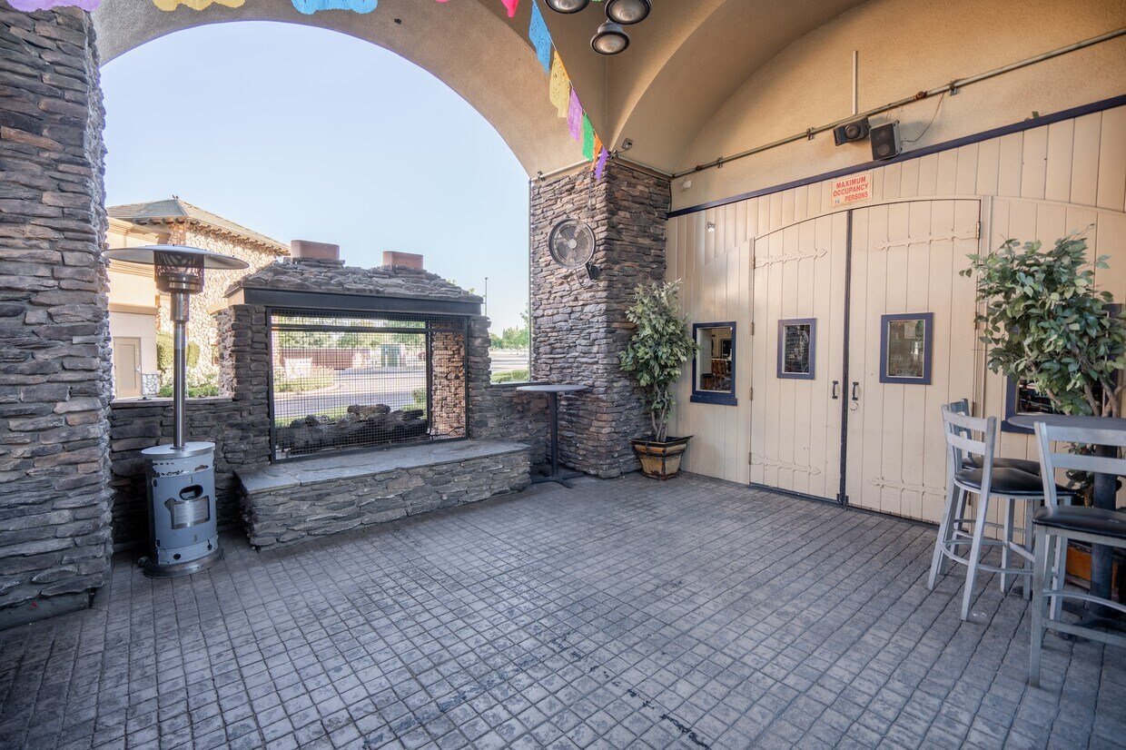 4020-patio1.jpg