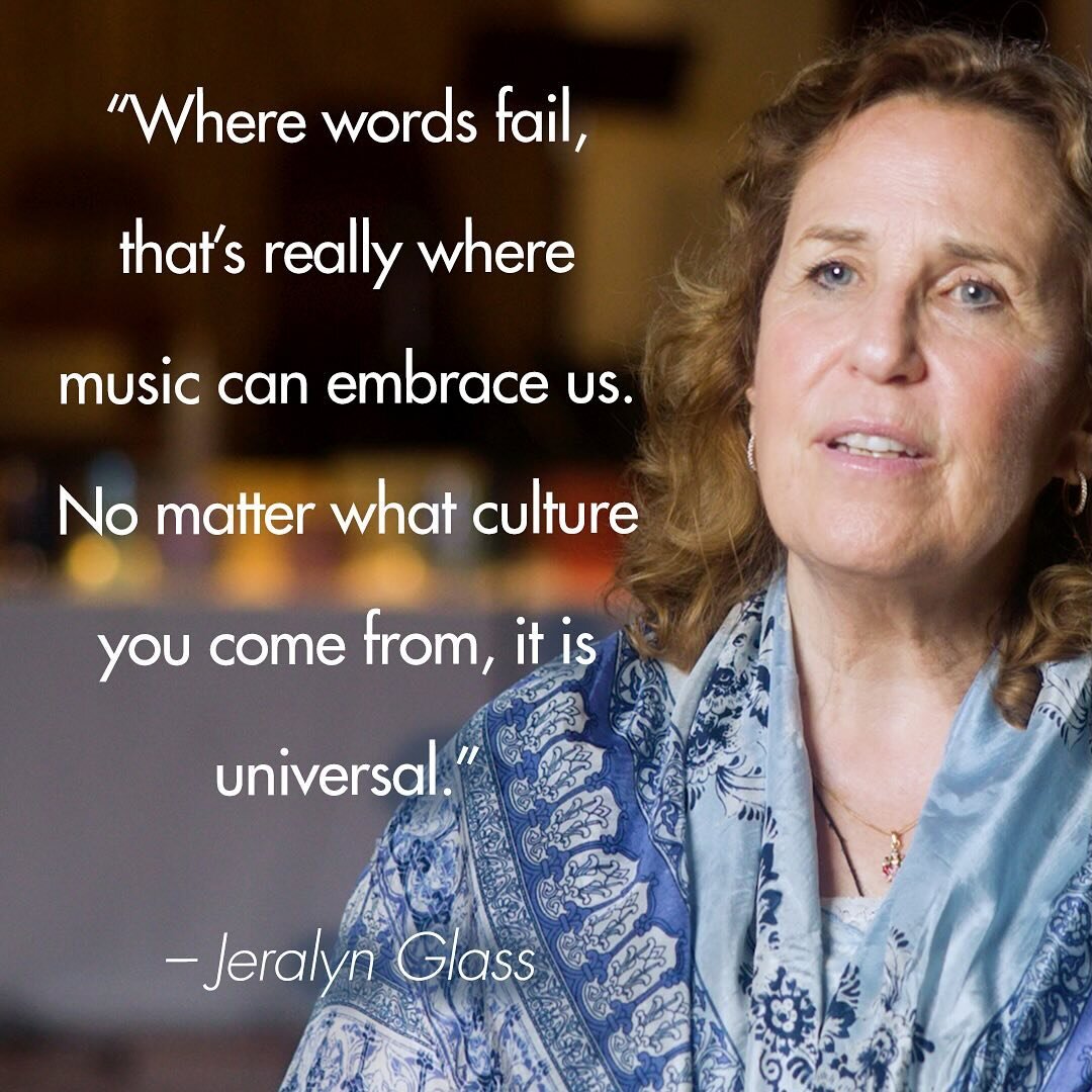 No one speaks more eloquently about the healing power of sound than Jeralyn Glass.❤️ @crystalcadencela #vibrationalmedicine #theenergythatheals  #singingbowls