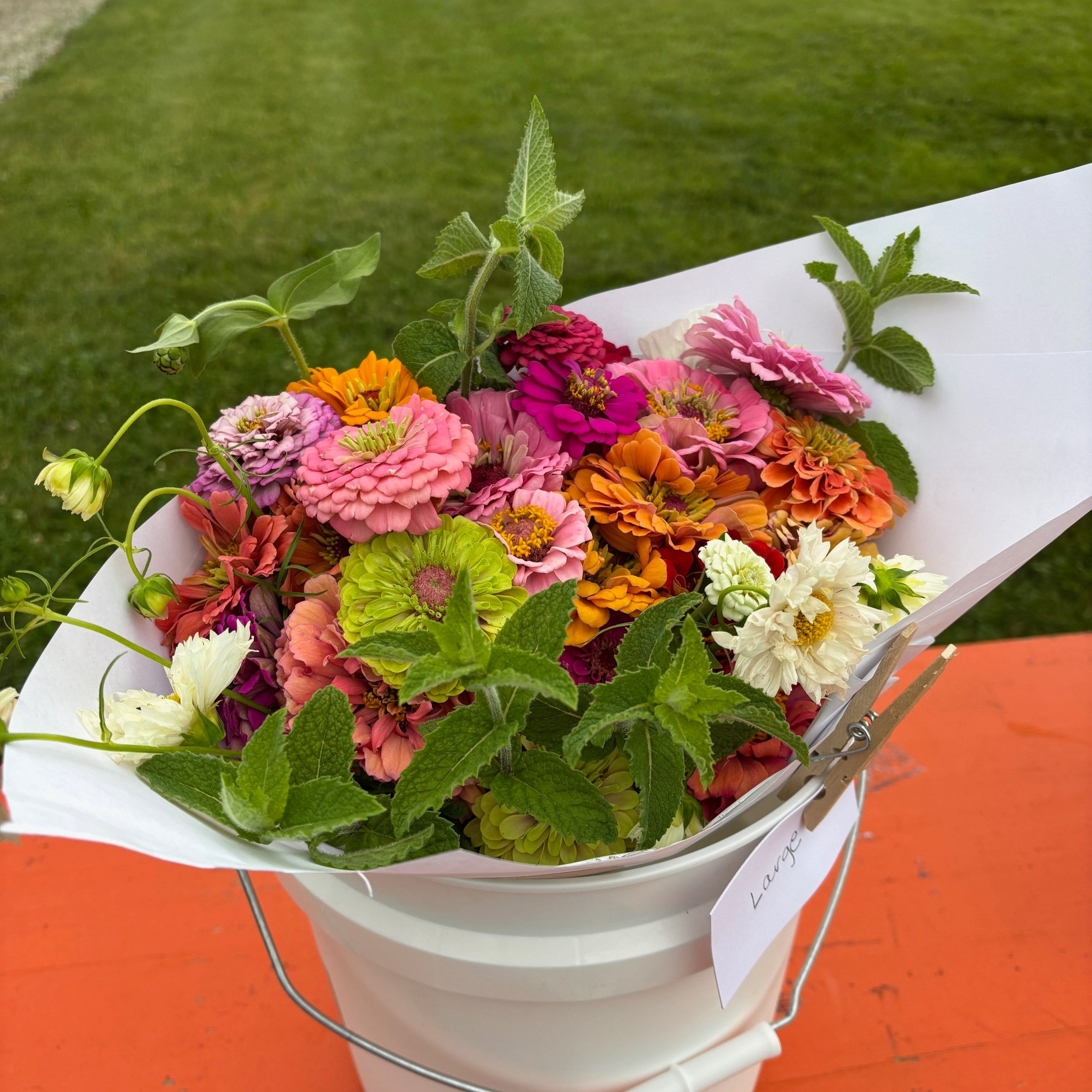 A Gathered Seasonal Bouquet, Grande