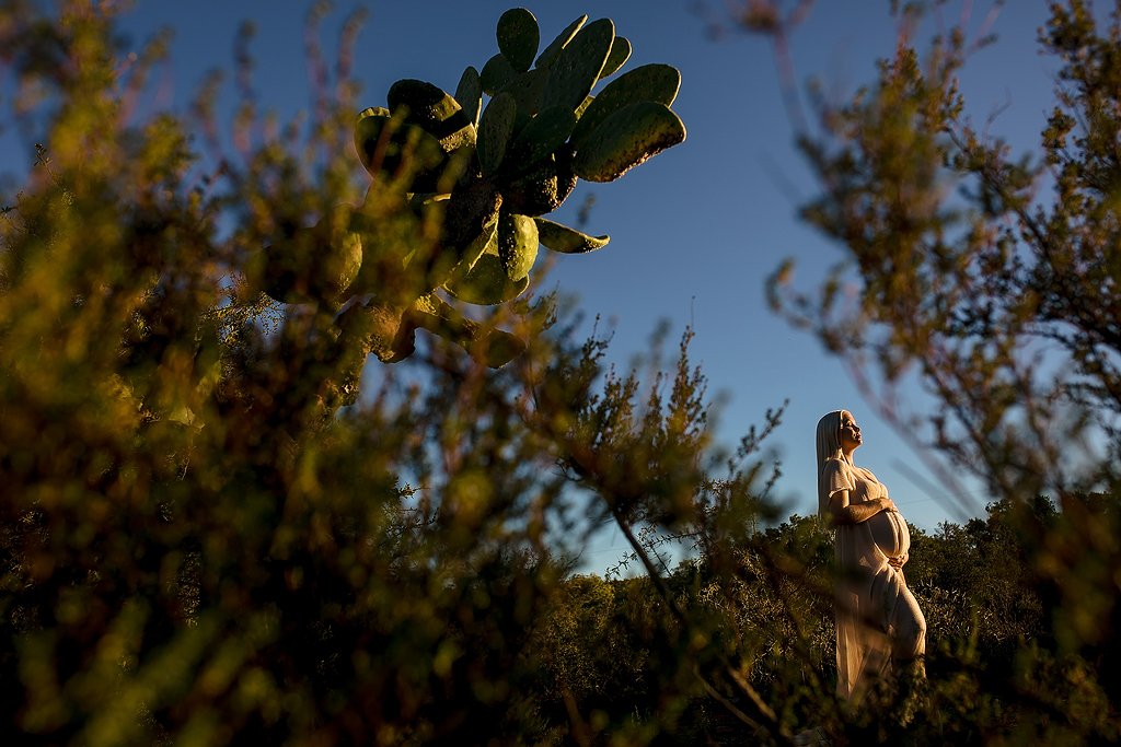   Golden Hour Fashion-Inspired Maternity Shoot in the Klein Karoo.  