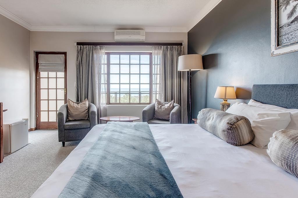  A selection of images from the Interior Photography for Ilita Lodge in Great-Brak River in the Garden Route that showcases the lodge, room interiors and scenic views during different times of the day.&nbsp;  