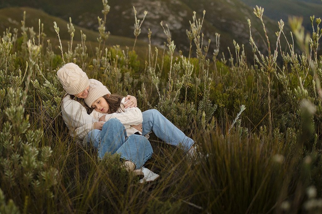 08_Mother-and-Daughter-Mountain-Portraits---Tamarin-and-Tora.jpg