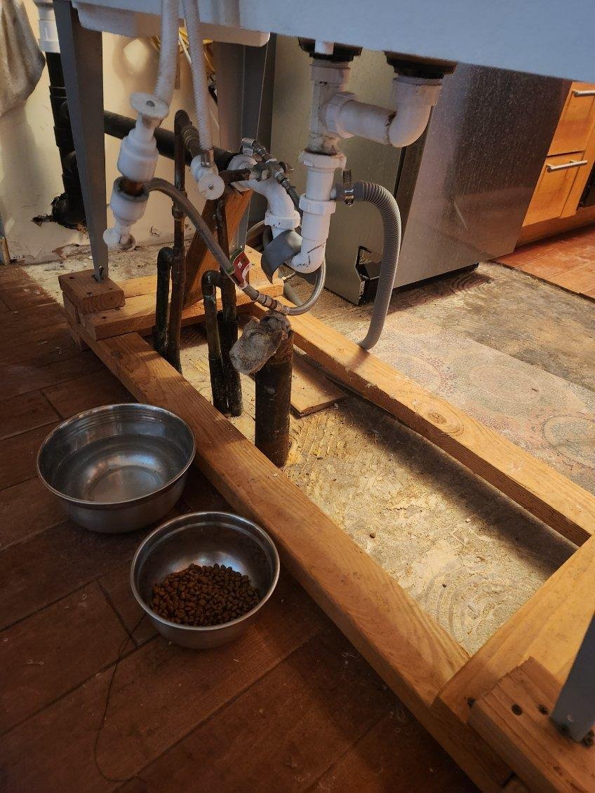 Kitchen sink plumbing
