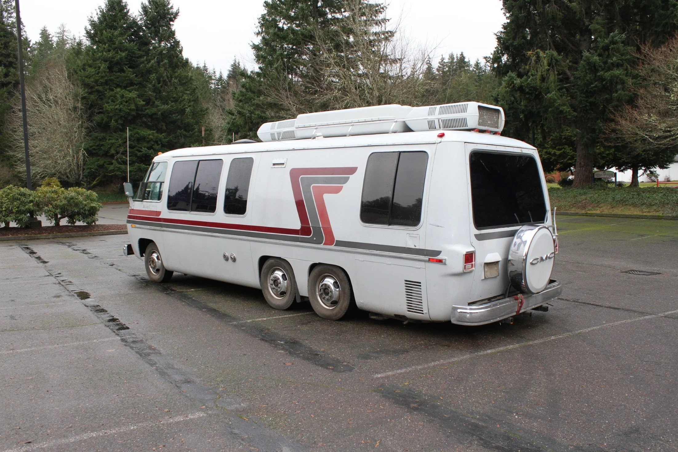 1976 GMC Motorhome — Cosmopolitan Motors LLC