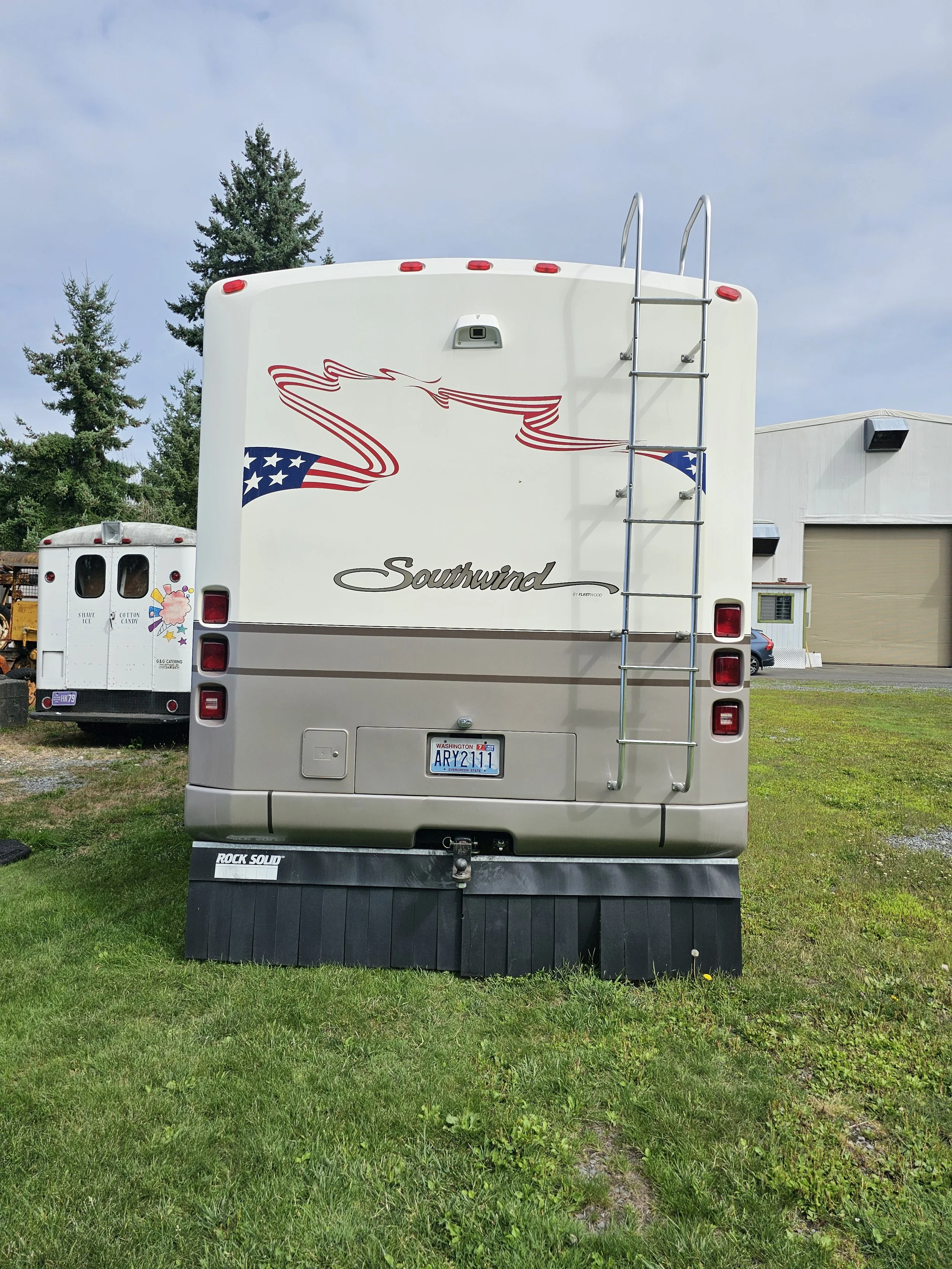 1999 Fleetwood Southwind RV — Cosmopolitan Motors LLC