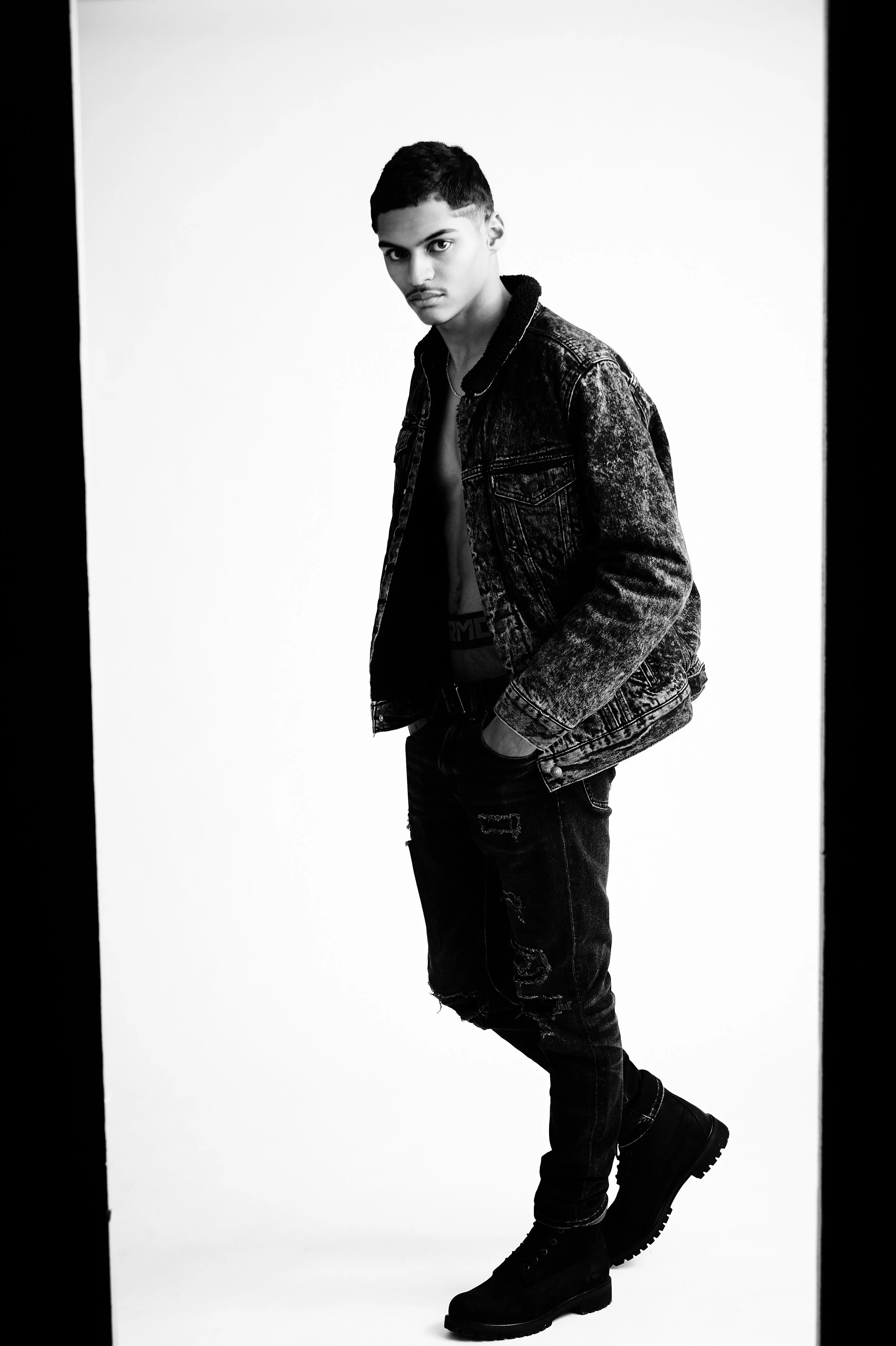 Isaiah Brown_look 2_000040.jpg