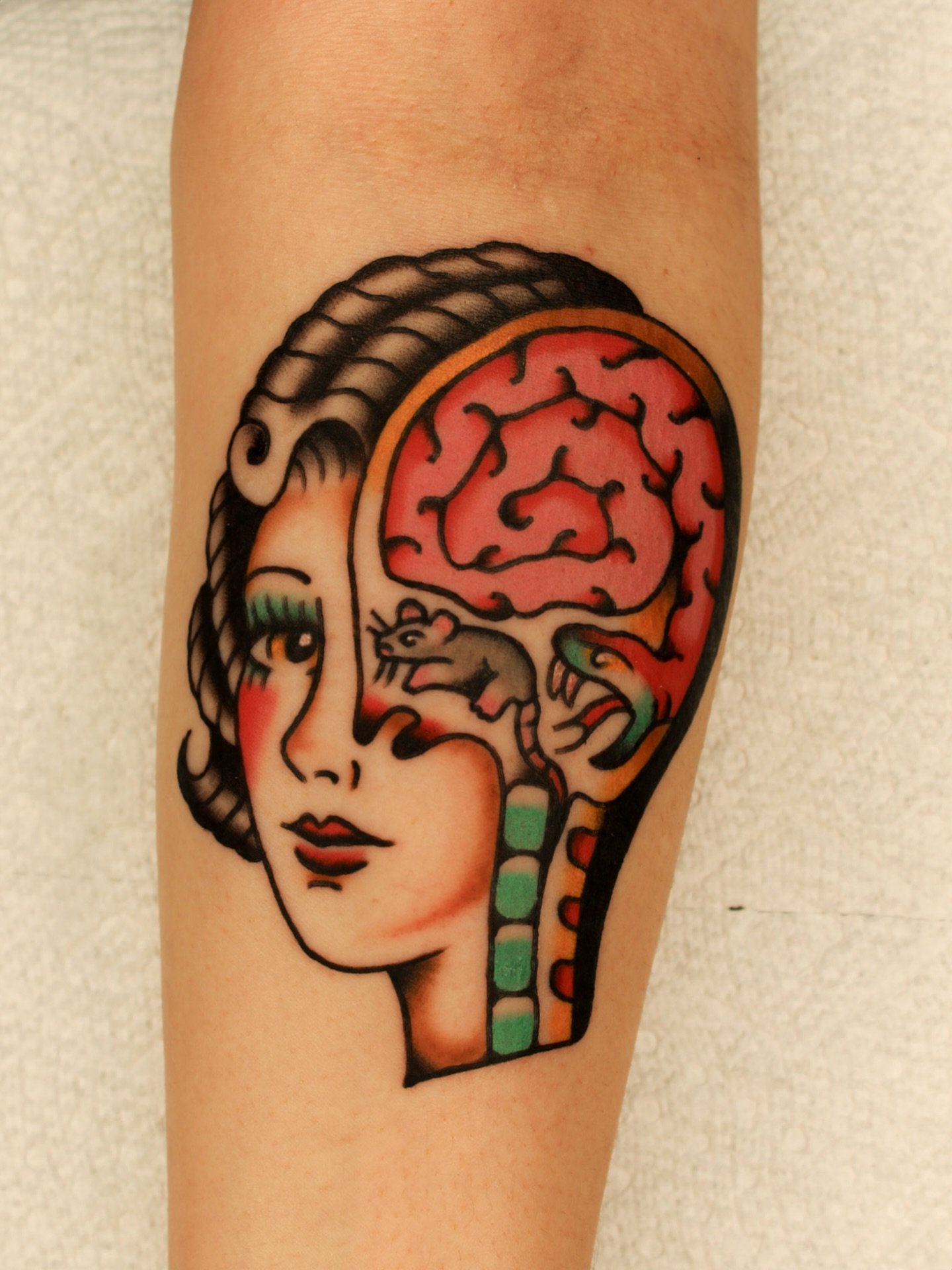 BIG BRAIN ACTIVITIES 🧠
Thanks Ashley for snagging this one!

Got a few spots left in Seattle this week&mdash; hit me up!

kehrmietattoos.com // kehrmietatts@gmail.com

#TraditionalTattoo #TattooArtist #BayAreaTattoos #OaklandTattoo #SanFranciscoTatt