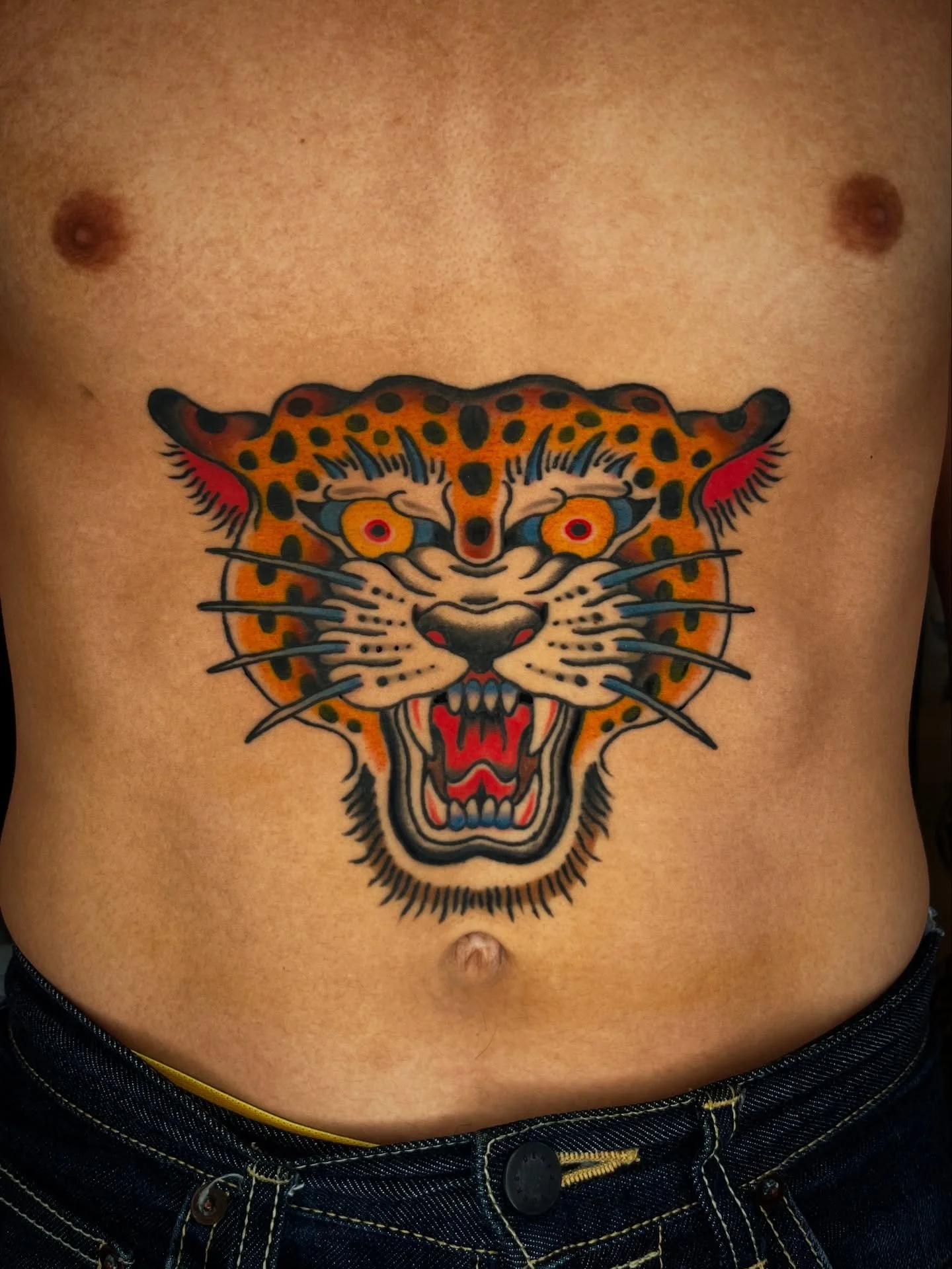 Mostly healed, some fresh. Started this back in May and did some finishing touches today. I love tattooing stomachs/torsos and would love to do more this year 🎊

#traditionaltattoo #berkeleytattoo #tattoo #bayarea