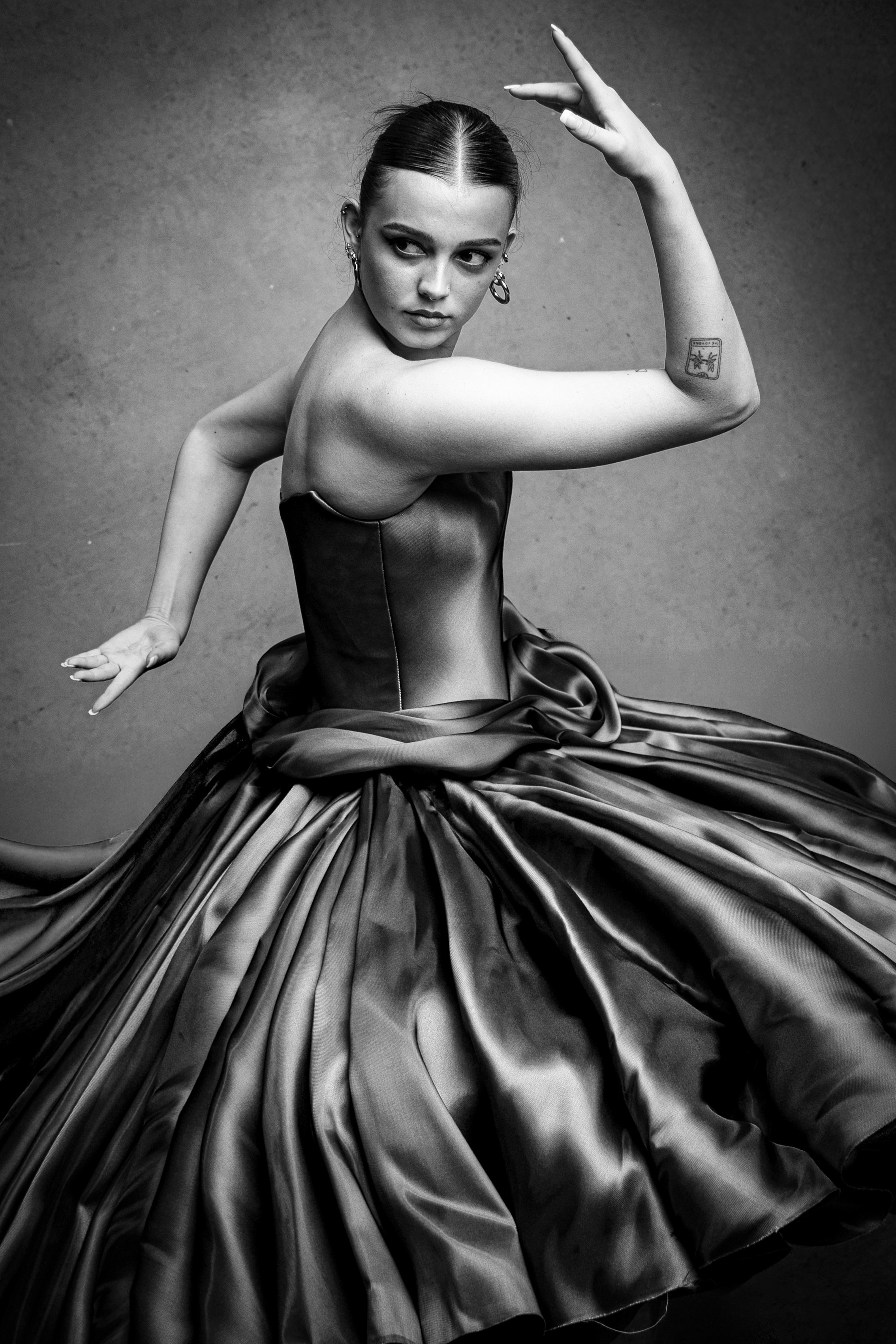 Contemporary dancer in a high-fashion editorial pose shot by Melbourne photographer Izabella Procaccino