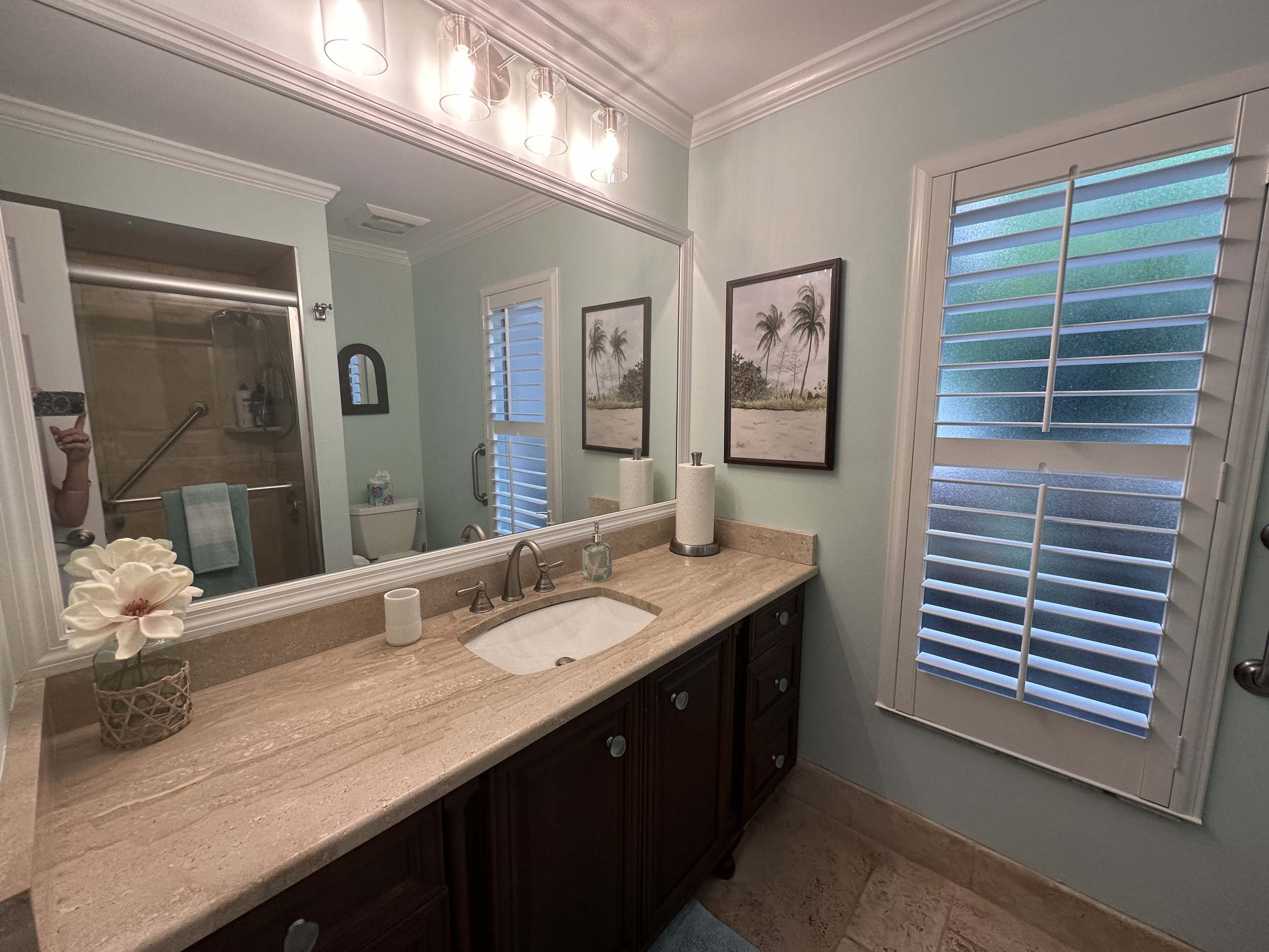 Bedroom Suite Bath.png