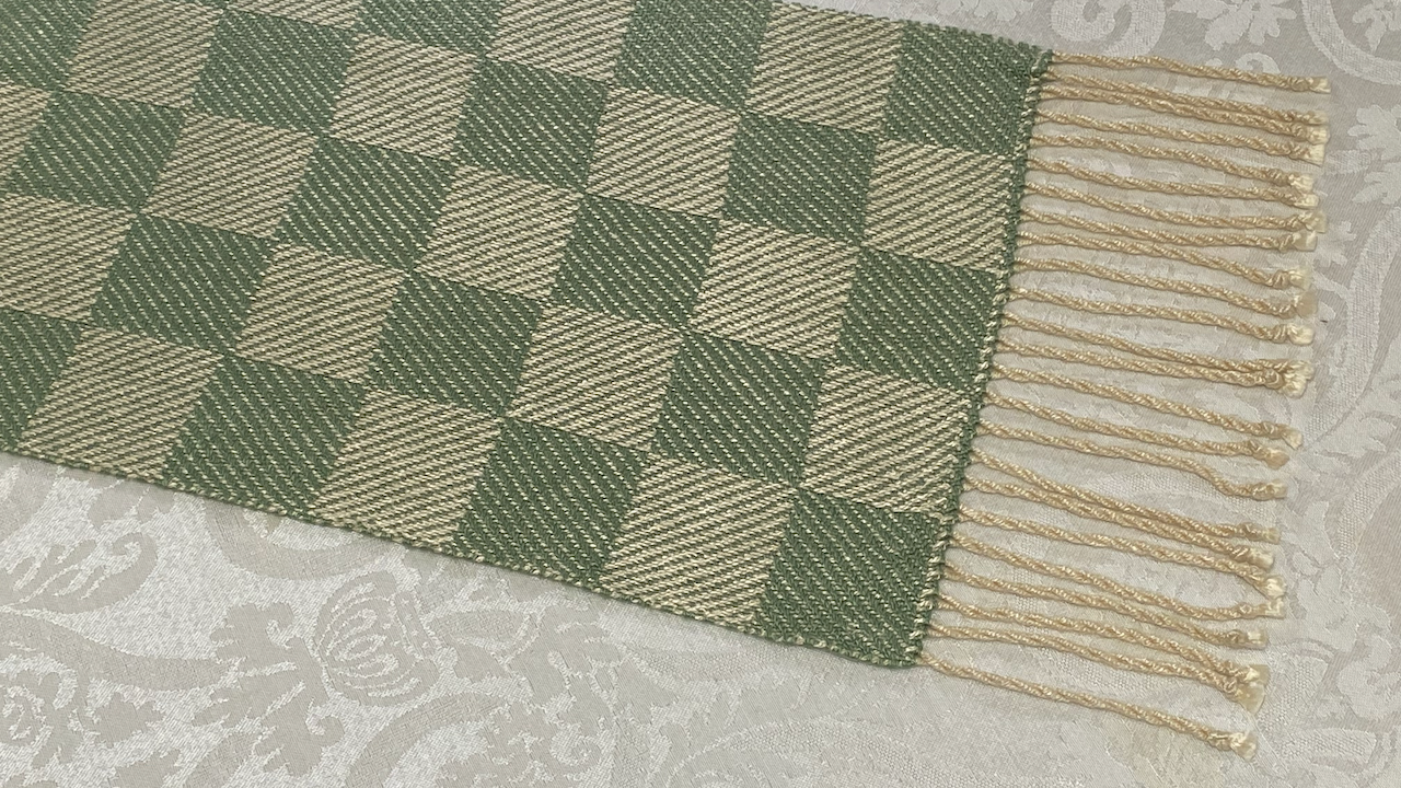 scarf-turned-twill-squares-detail1-202.png