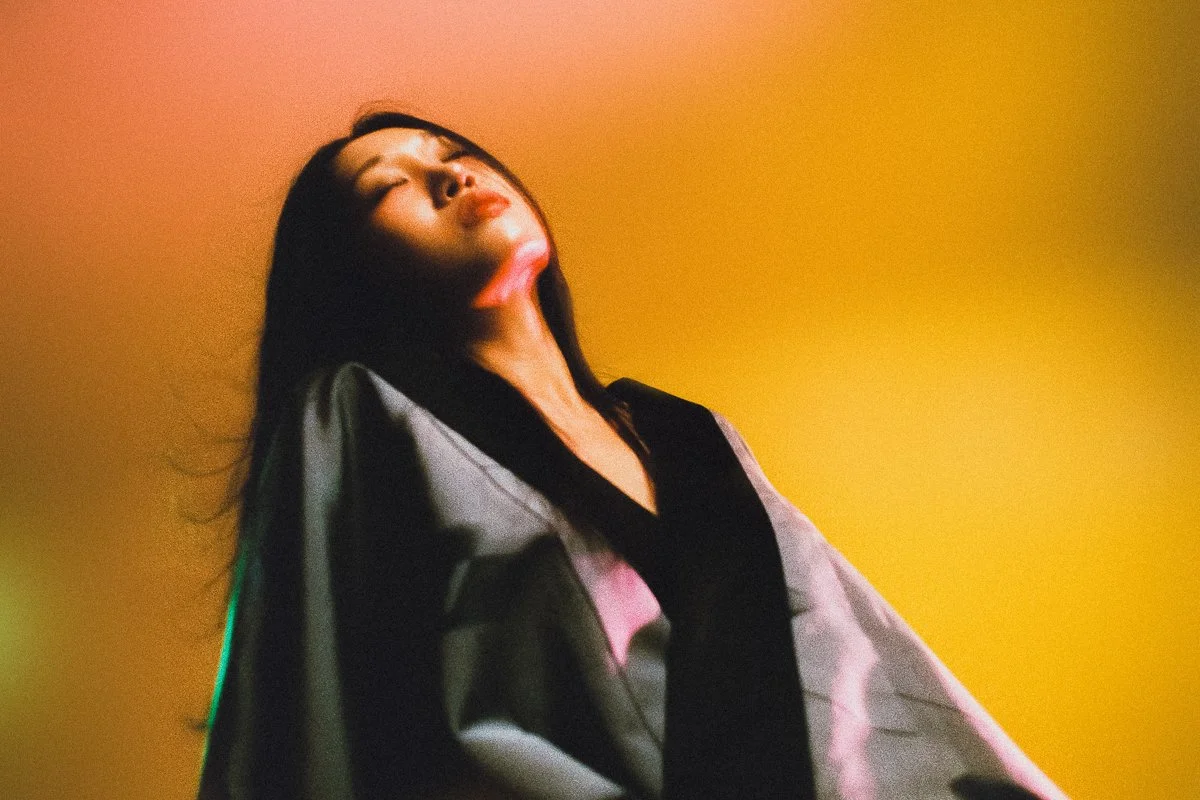 Artistic_portrait_MotionBlur_Studio_Seoul_NikonFE2_HarmanPhoenix_-5.jpg