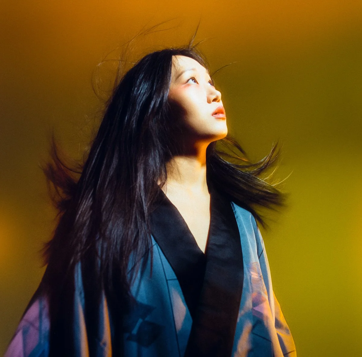 Artistic_portrait_MotionBlur_Studio_Seoul_Hasselblad_Cinestill50D_-2.jpg
