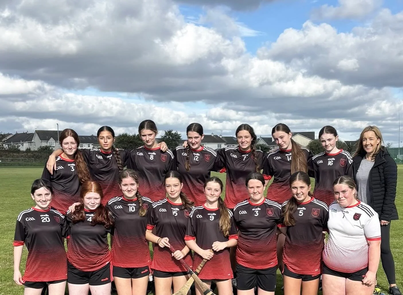 This year&rsquo;s Junior Camogie Team&rsquo;s League campaign is now well underway 💪 The team has played two matches so far, starting the season with a fantastic win against Col&aacute;iste &Eacute;amann R&iacute;s 👏 Although their second game agai