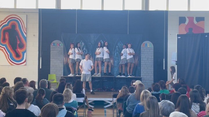 🎭 A &ldquo;Matilda&rdquo; Masterclass!

Better late than never! We&rsquo;re throwing it back to Friday April 17th, when our Transition Years brought the house down with their sellout performance of their adaptation of Roald Dahl&rsquo;s &ldquo;Matil